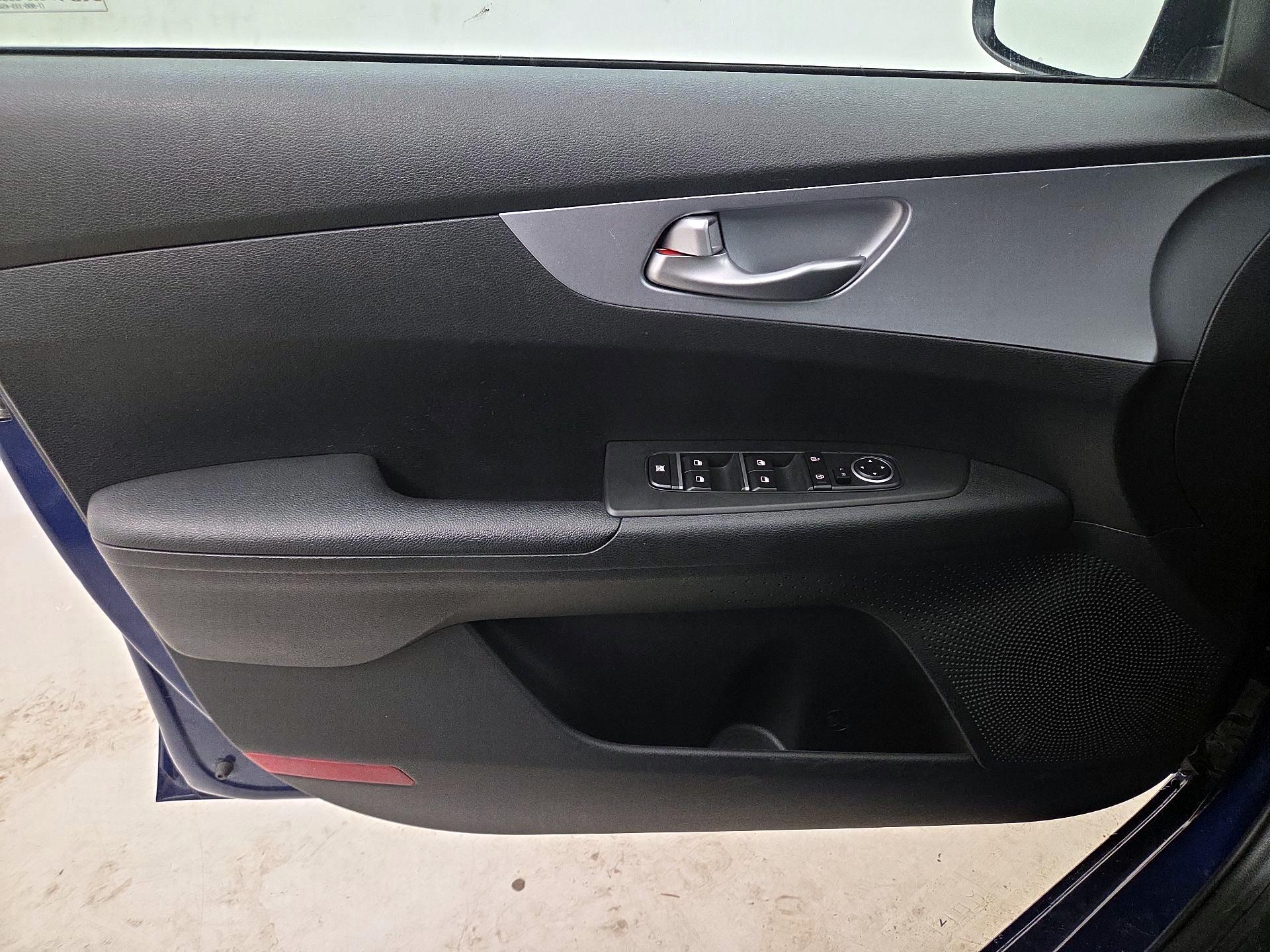 Thumbnail: 2023 Kia Forte - 12