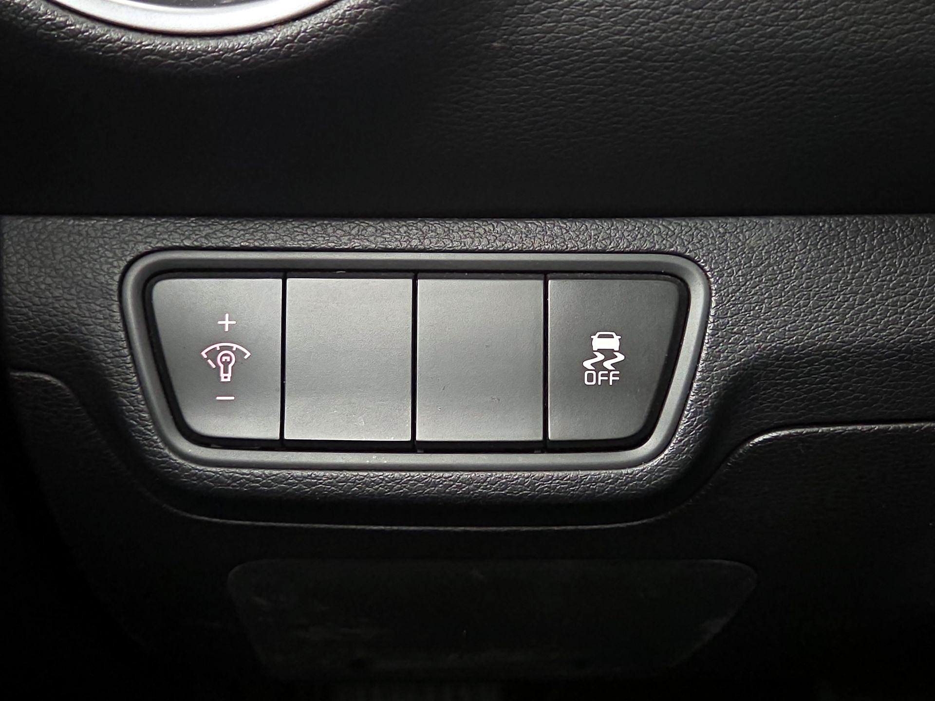 Thumbnail: 2023 Kia Forte - 13