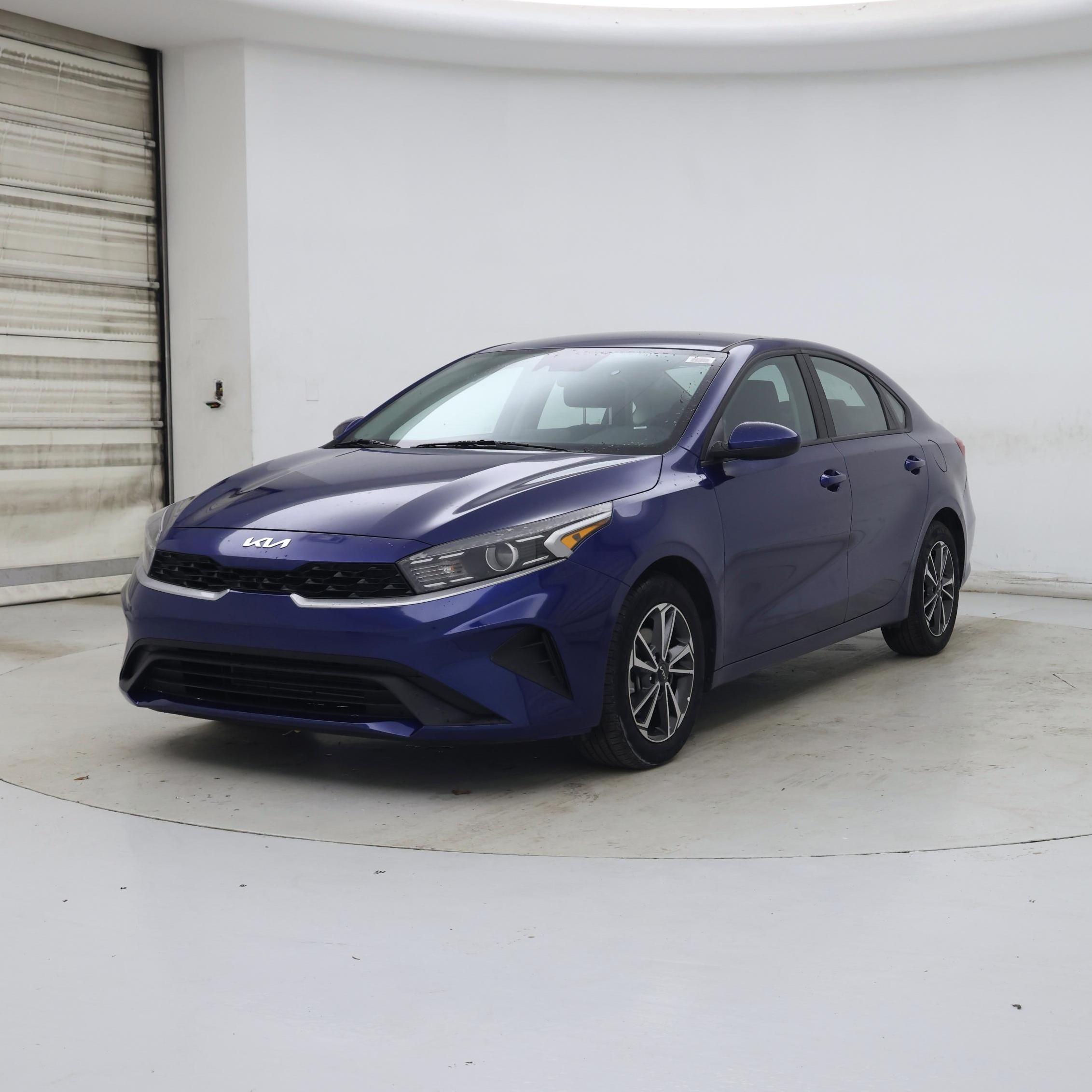 Thumbnail: 2023 Kia Forte - 4