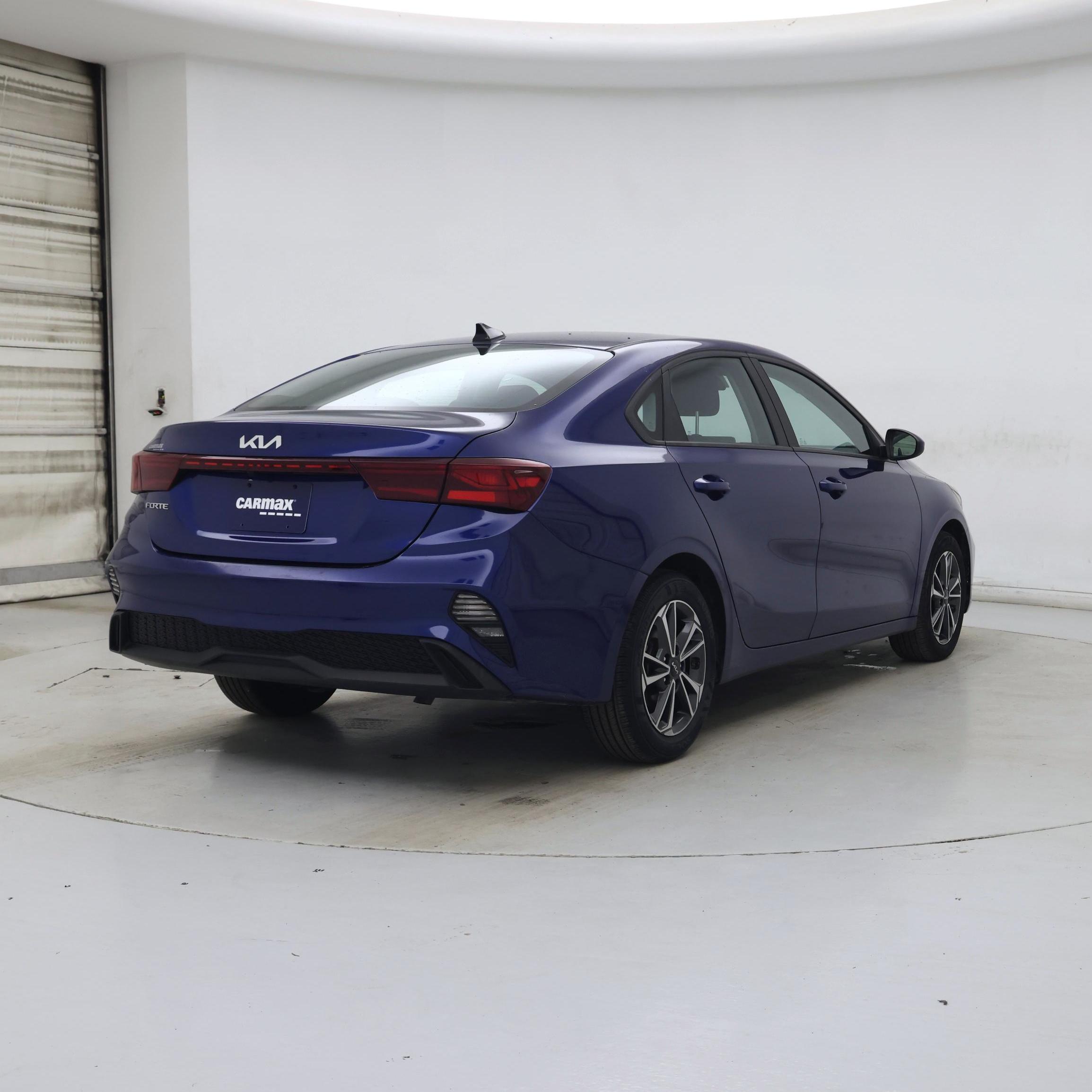 Thumbnail: 2023 Kia Forte - 8