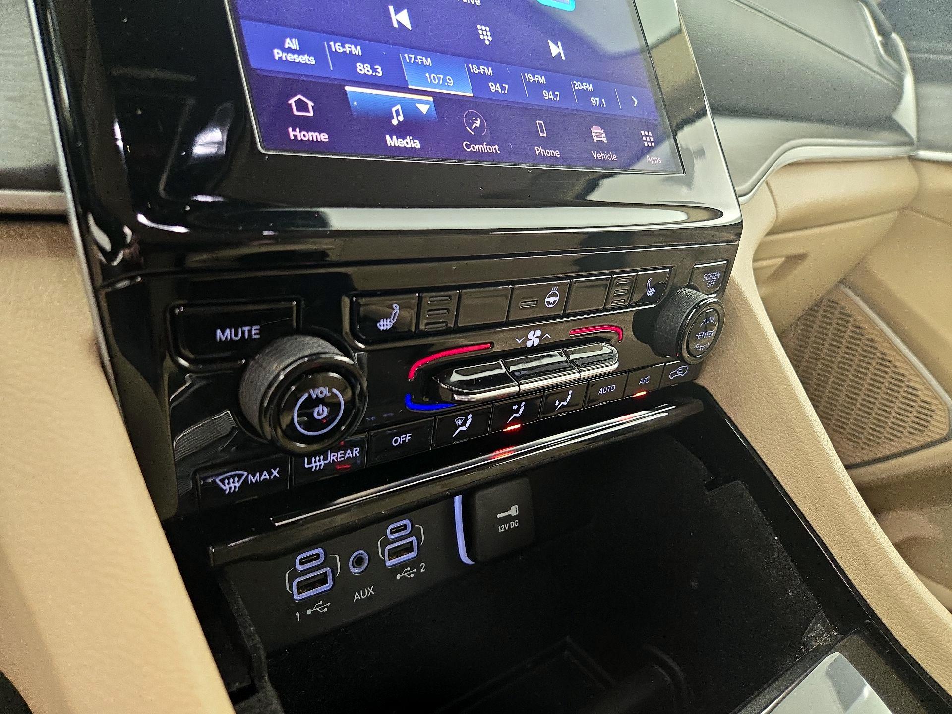 Thumbnail: 2021 Jeep Grand Cherokee L - 16