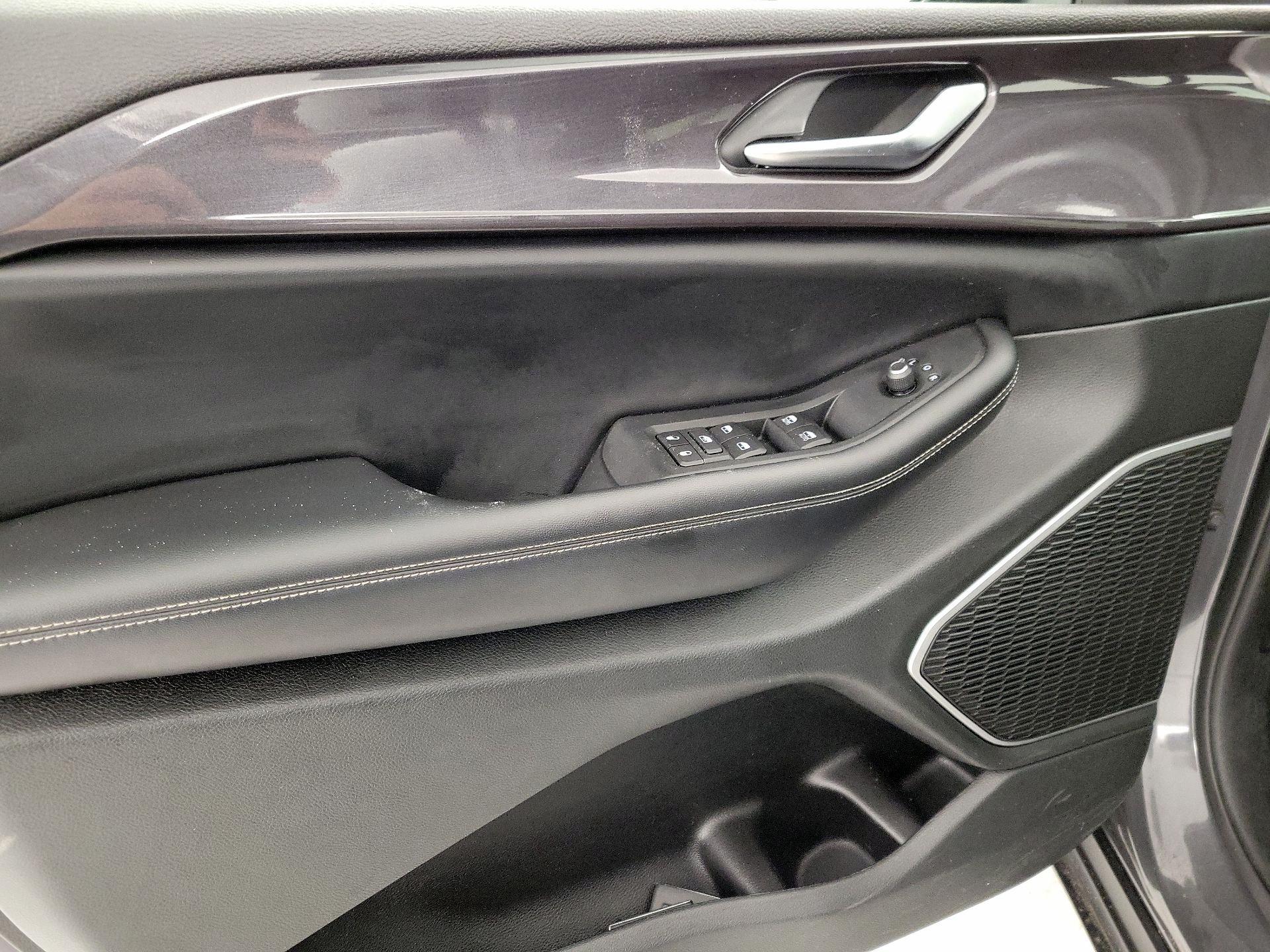 Thumbnail: 2022 Jeep Grand Cherokee - 12