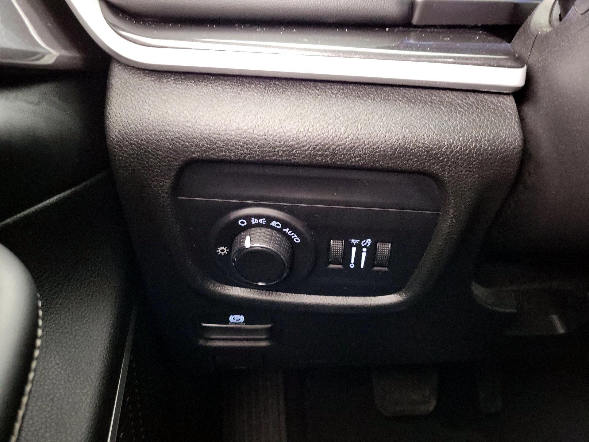 Thumbnail: 2022 Jeep Grand Cherokee - 13