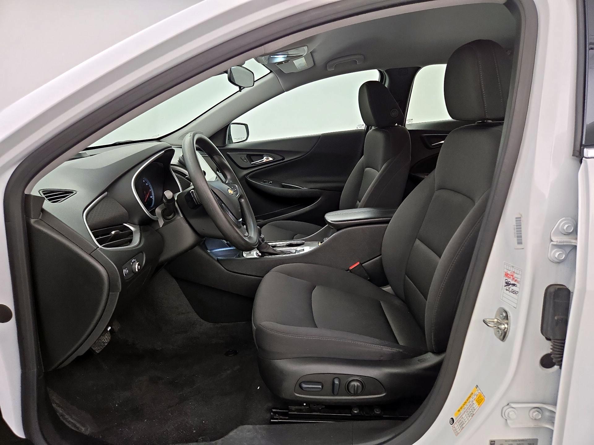 Thumbnail: 2024 Chevrolet Malibu - 9