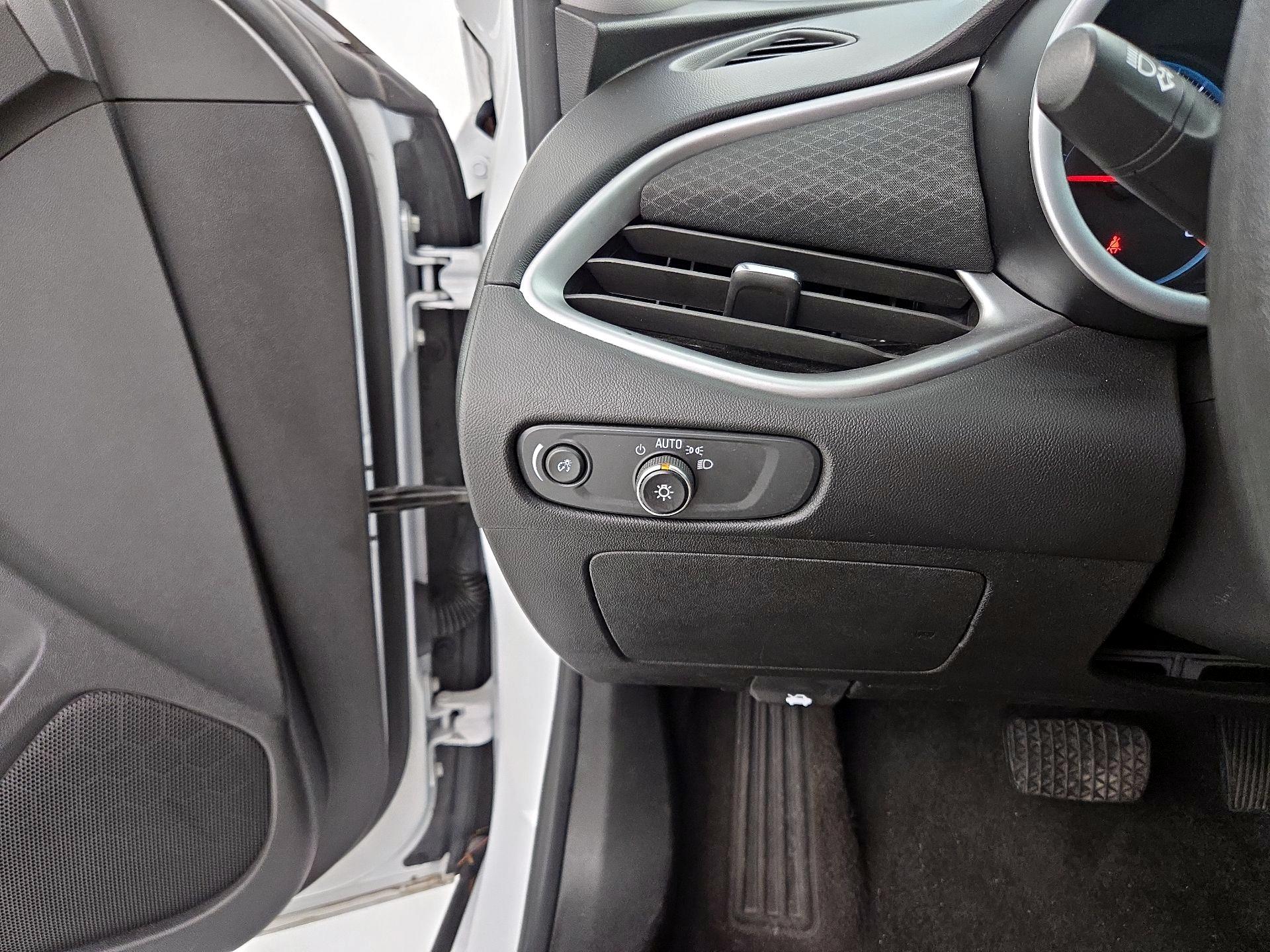 Thumbnail: 2024 Chevrolet Malibu - 11