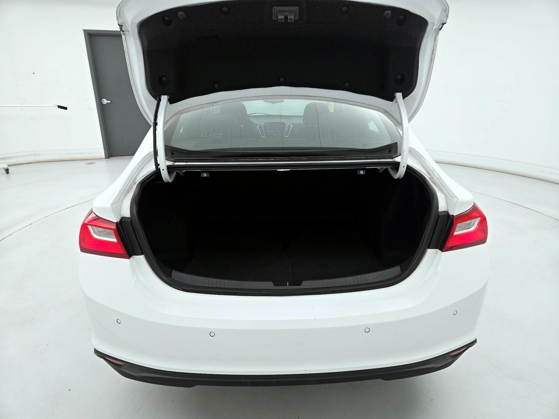 Thumbnail: 2024 Chevrolet Malibu - 18