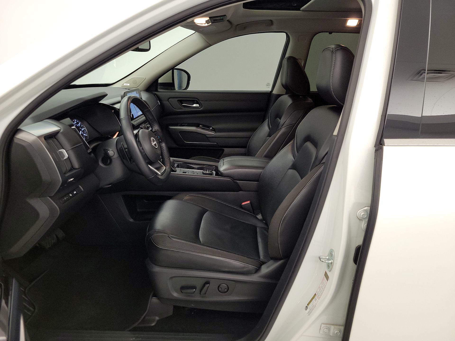 Thumbnail: 2022 Nissan Pathfinder - 11