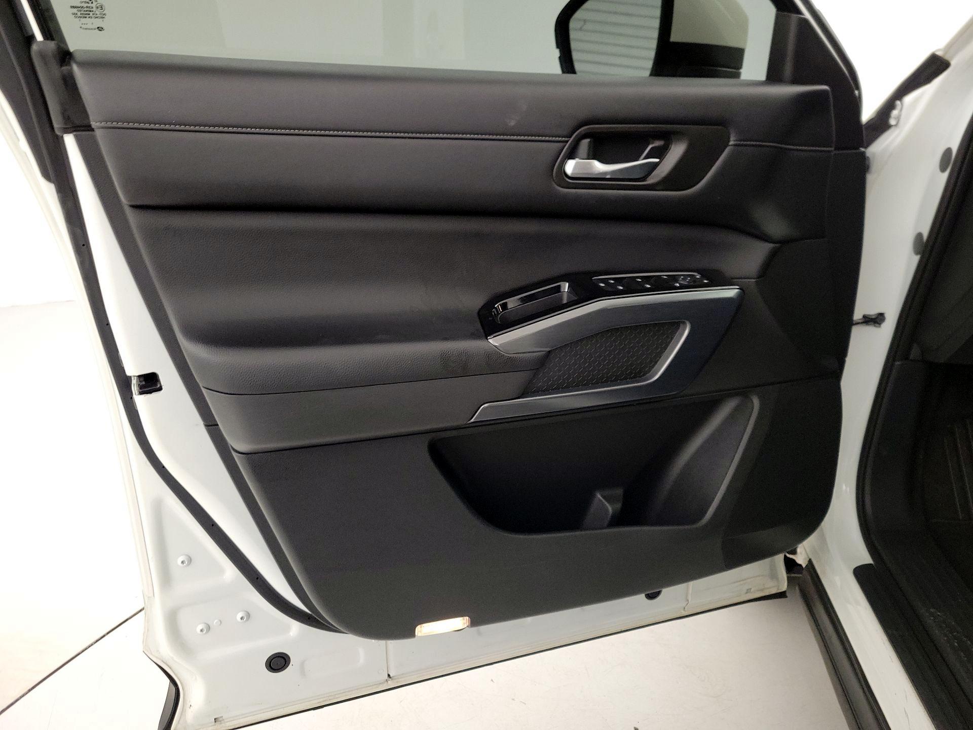 Thumbnail: 2022 Nissan Pathfinder - 12