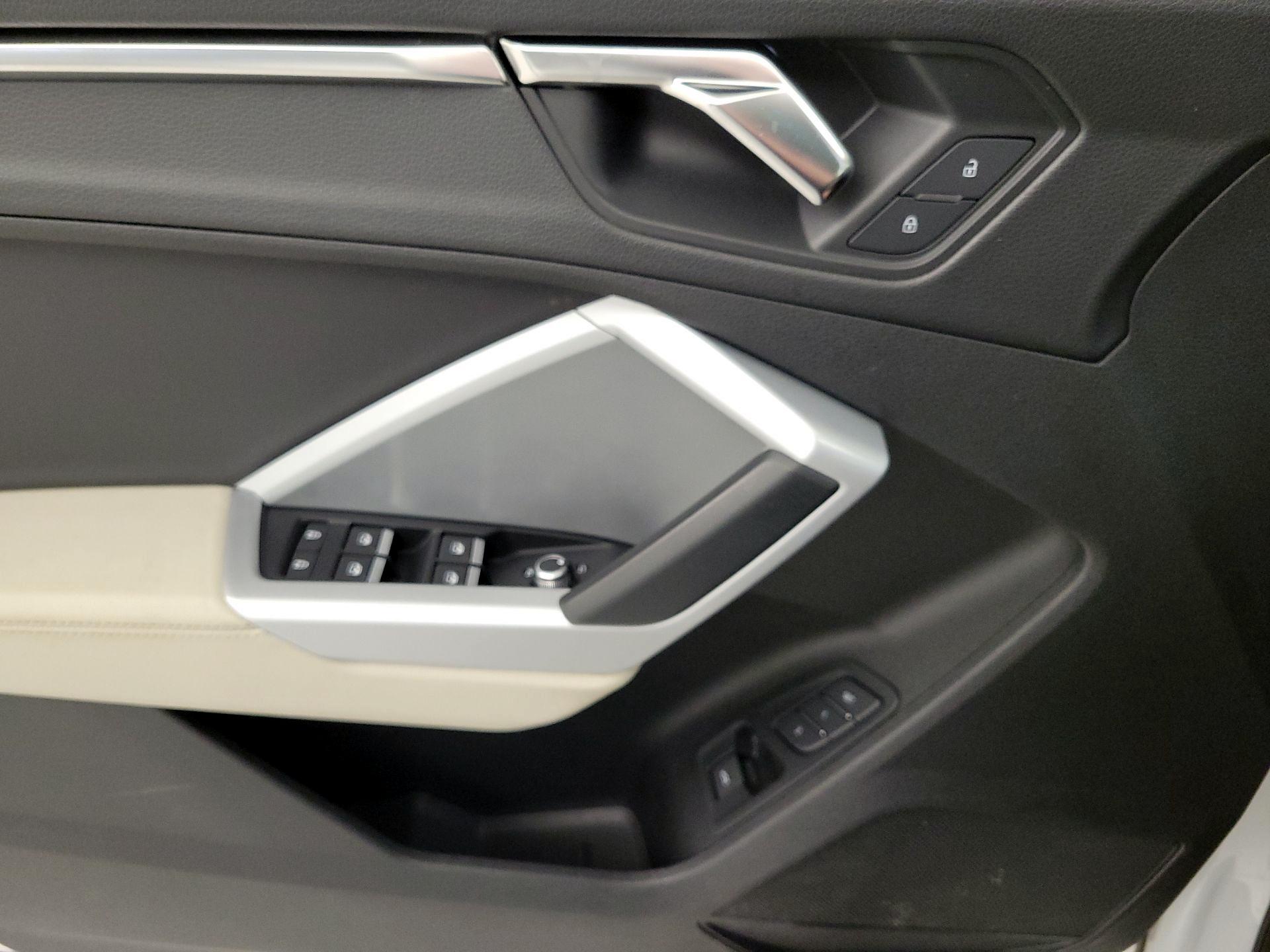 Thumbnail: 2023 Audi Q3 - 12