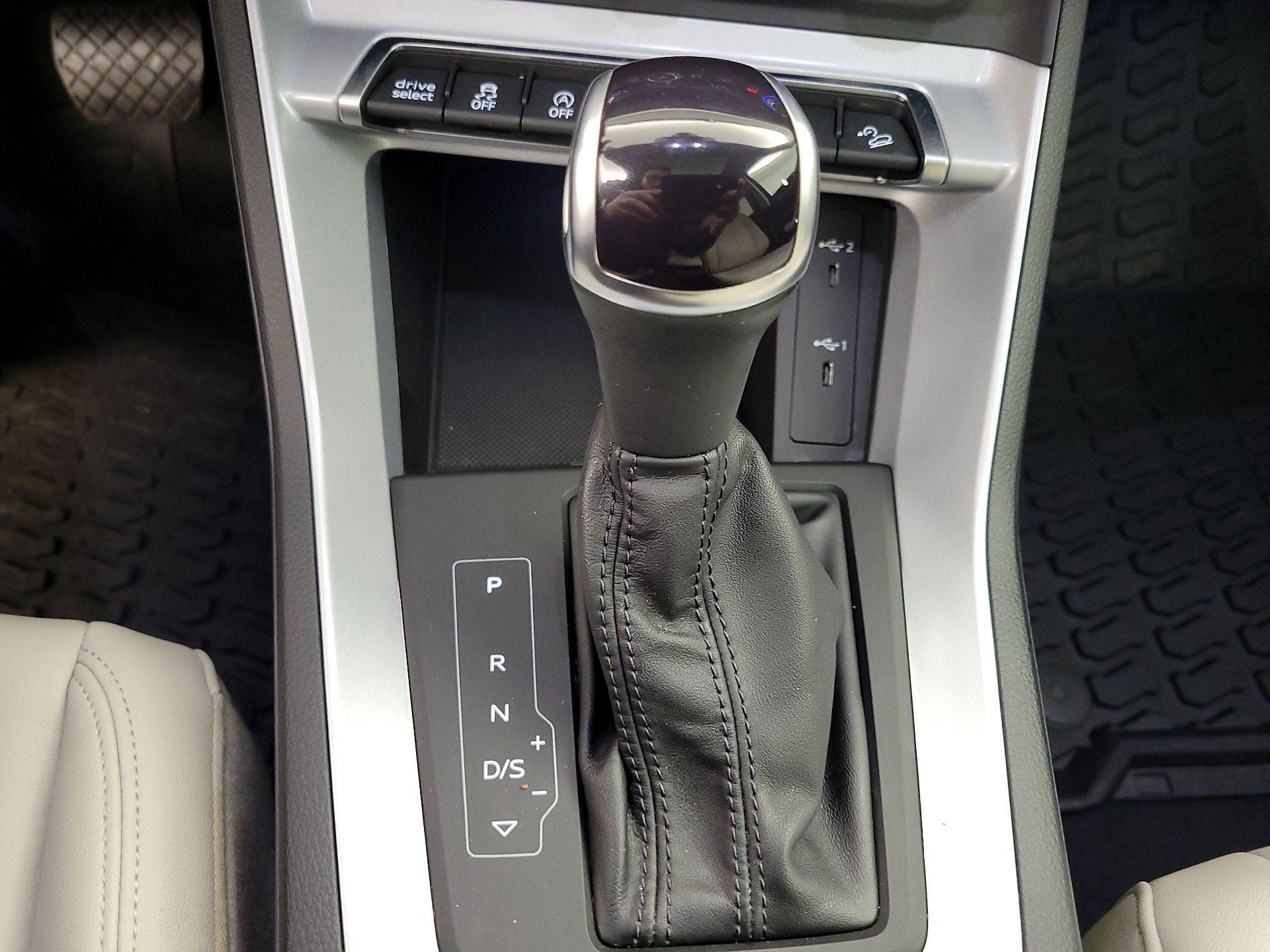 Thumbnail: 2023 Audi Q3 - 17