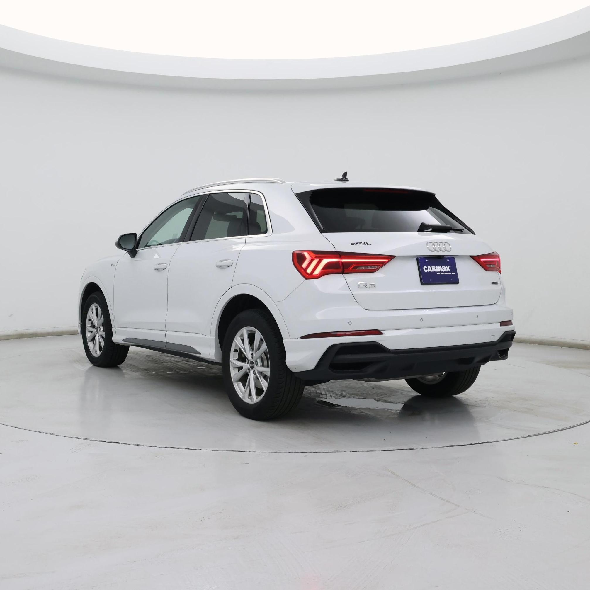 Thumbnail: 2023 Audi Q3 - 2