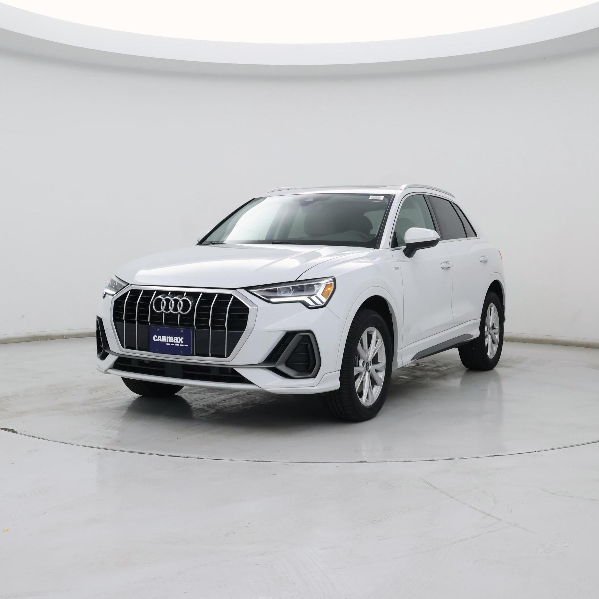 Thumbnail: 2023 Audi Q3 - 4