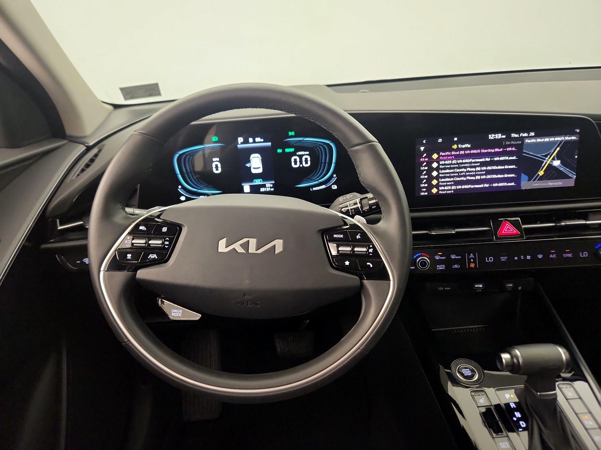 Thumbnail: 2023 Kia Niro - 10