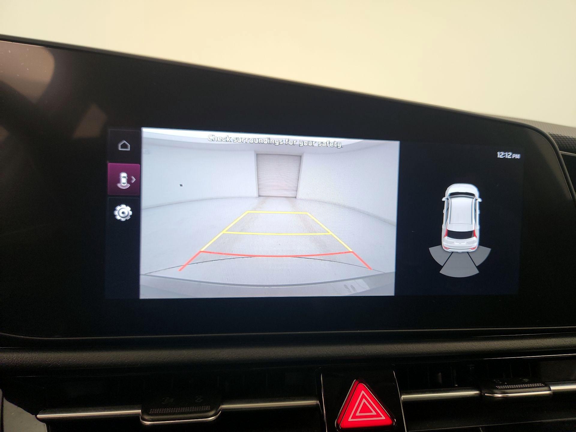 Thumbnail: 2023 Kia Niro - 15