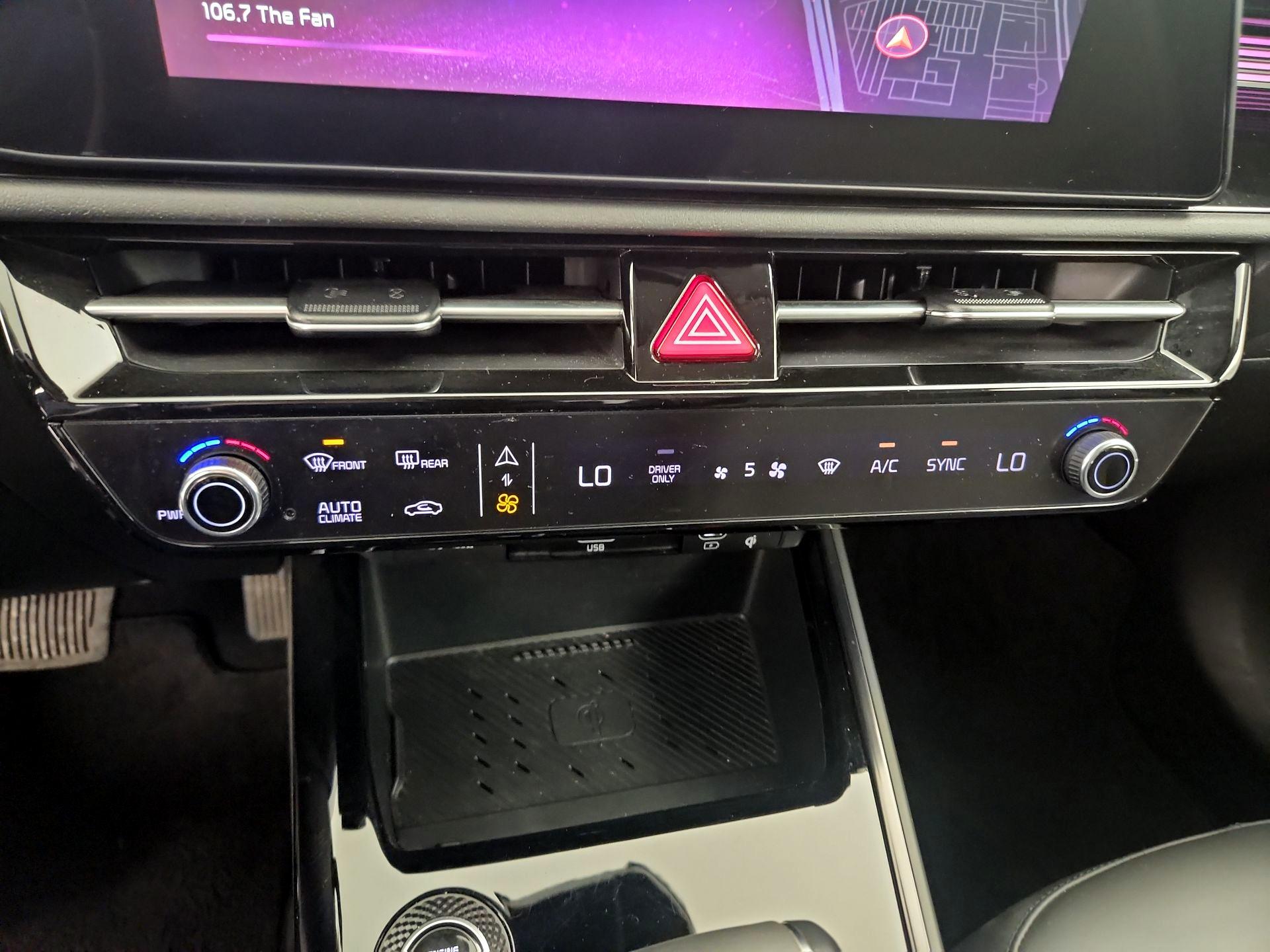 Thumbnail: 2023 Kia Niro - 17