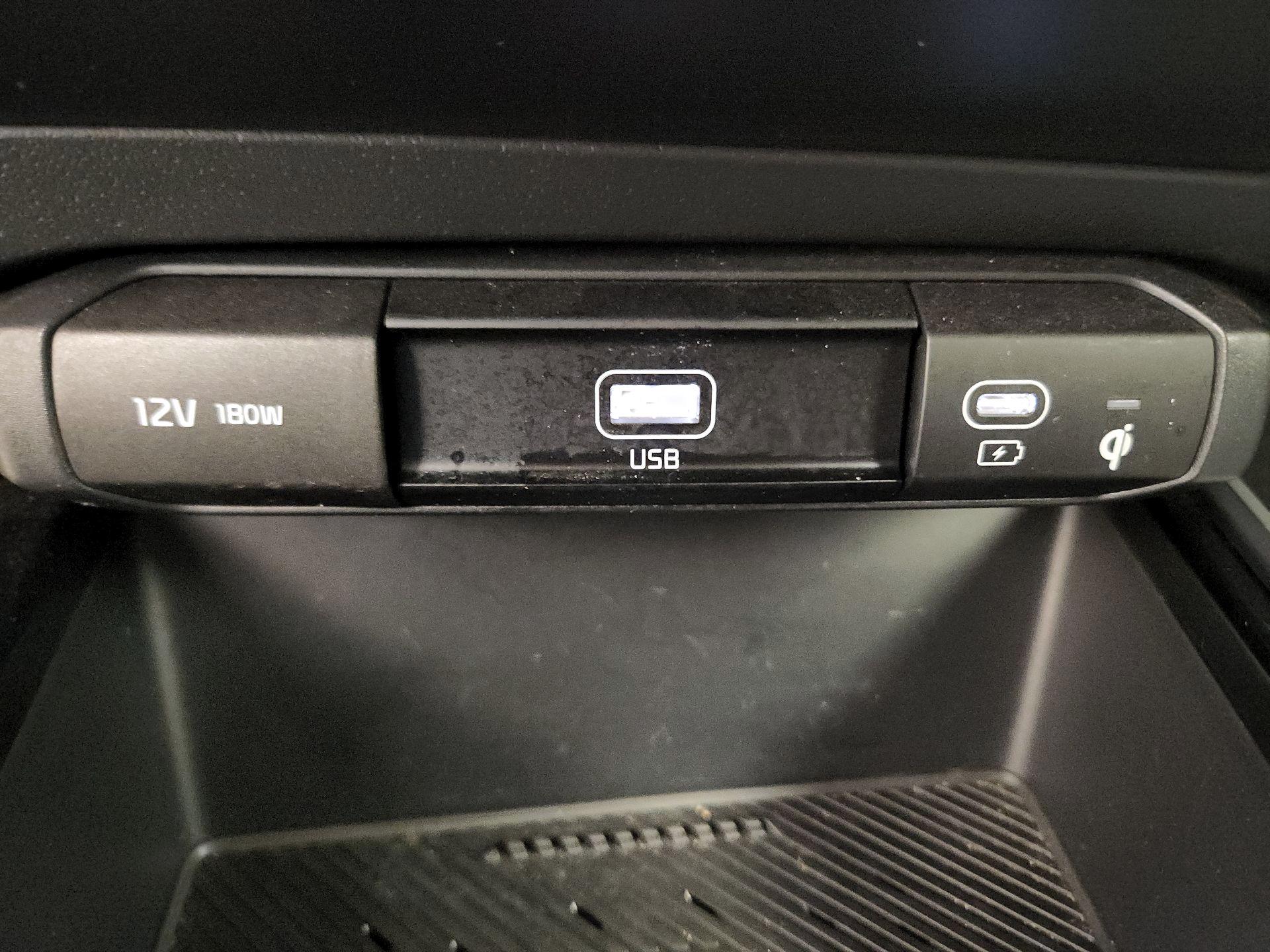 Thumbnail: 2023 Kia Niro - 19