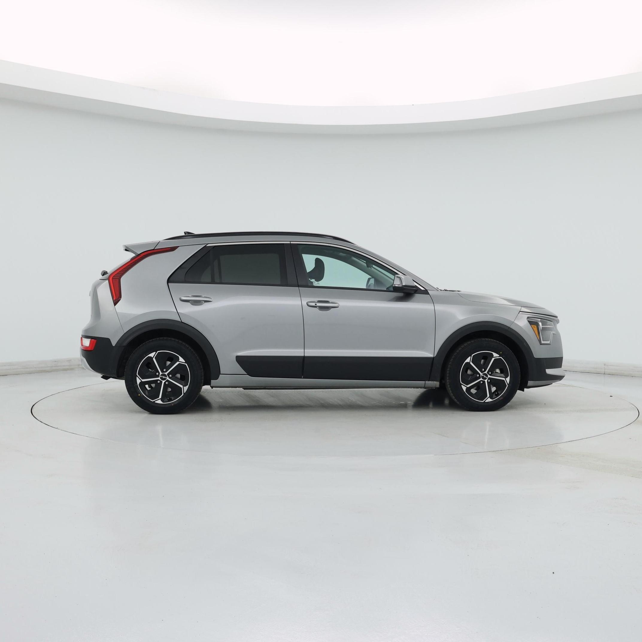 Thumbnail: 2023 Kia Niro - 7