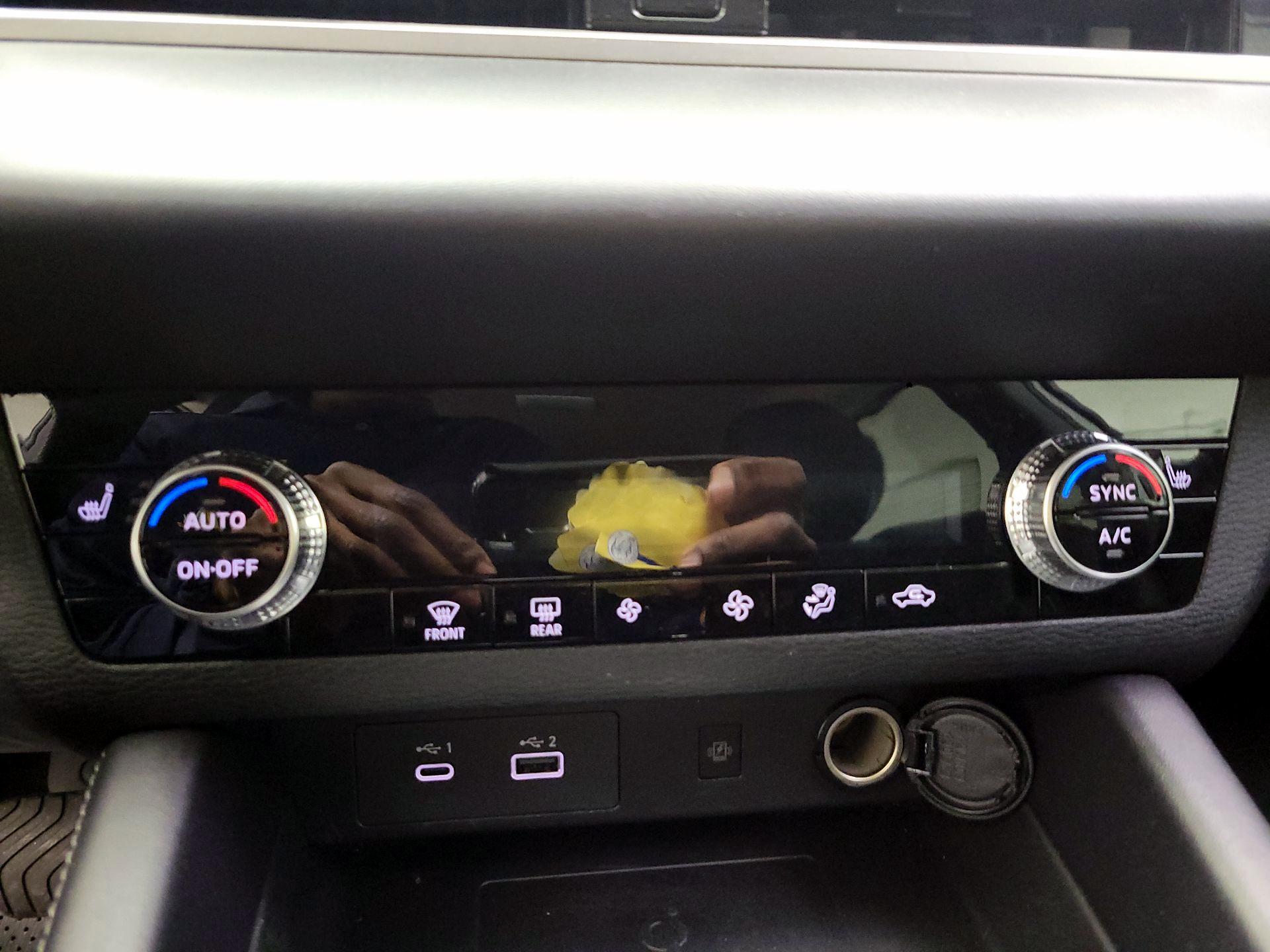 Thumbnail: 2024 Mitsubishi Outlander - 15