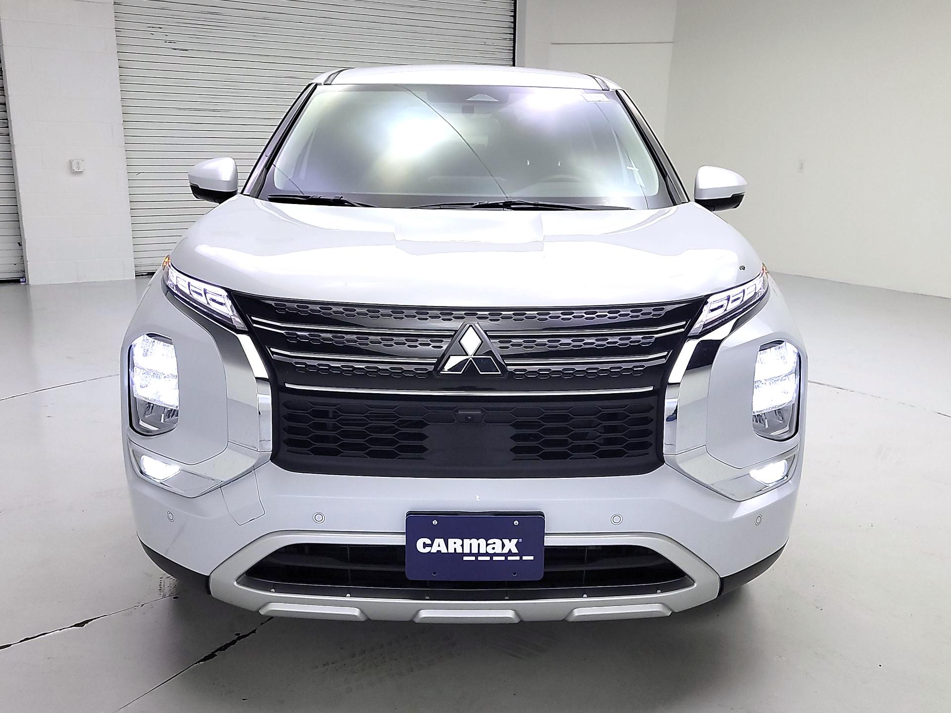 Thumbnail: 2024 Mitsubishi Outlander - 2