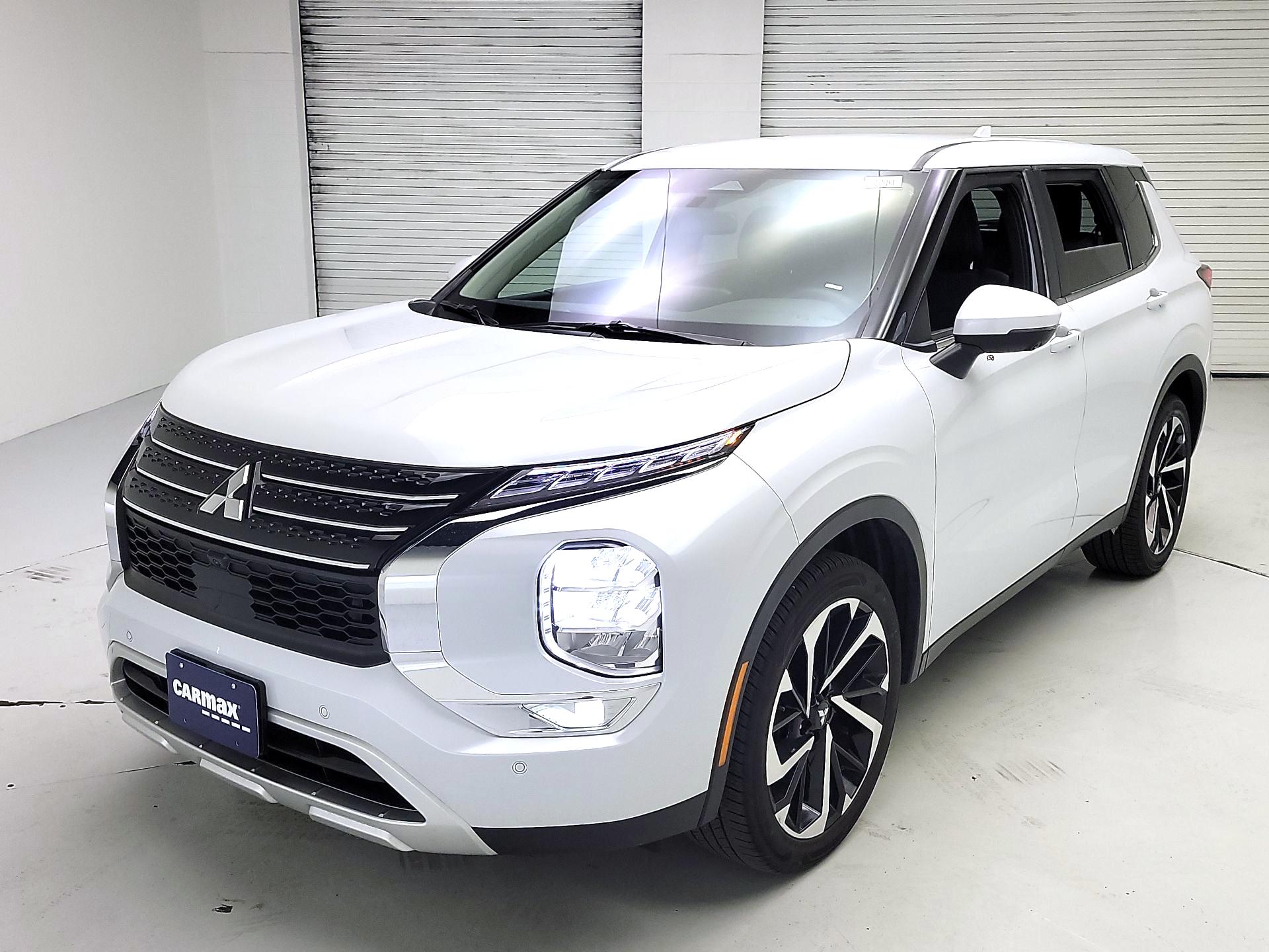 Thumbnail: 2024 Mitsubishi Outlander - 3