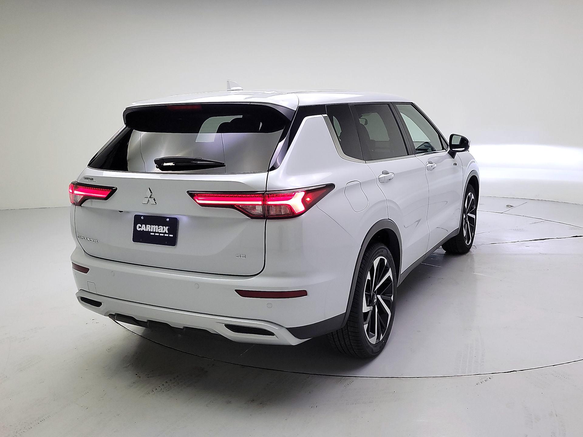 Thumbnail: 2024 Mitsubishi Outlander - 5