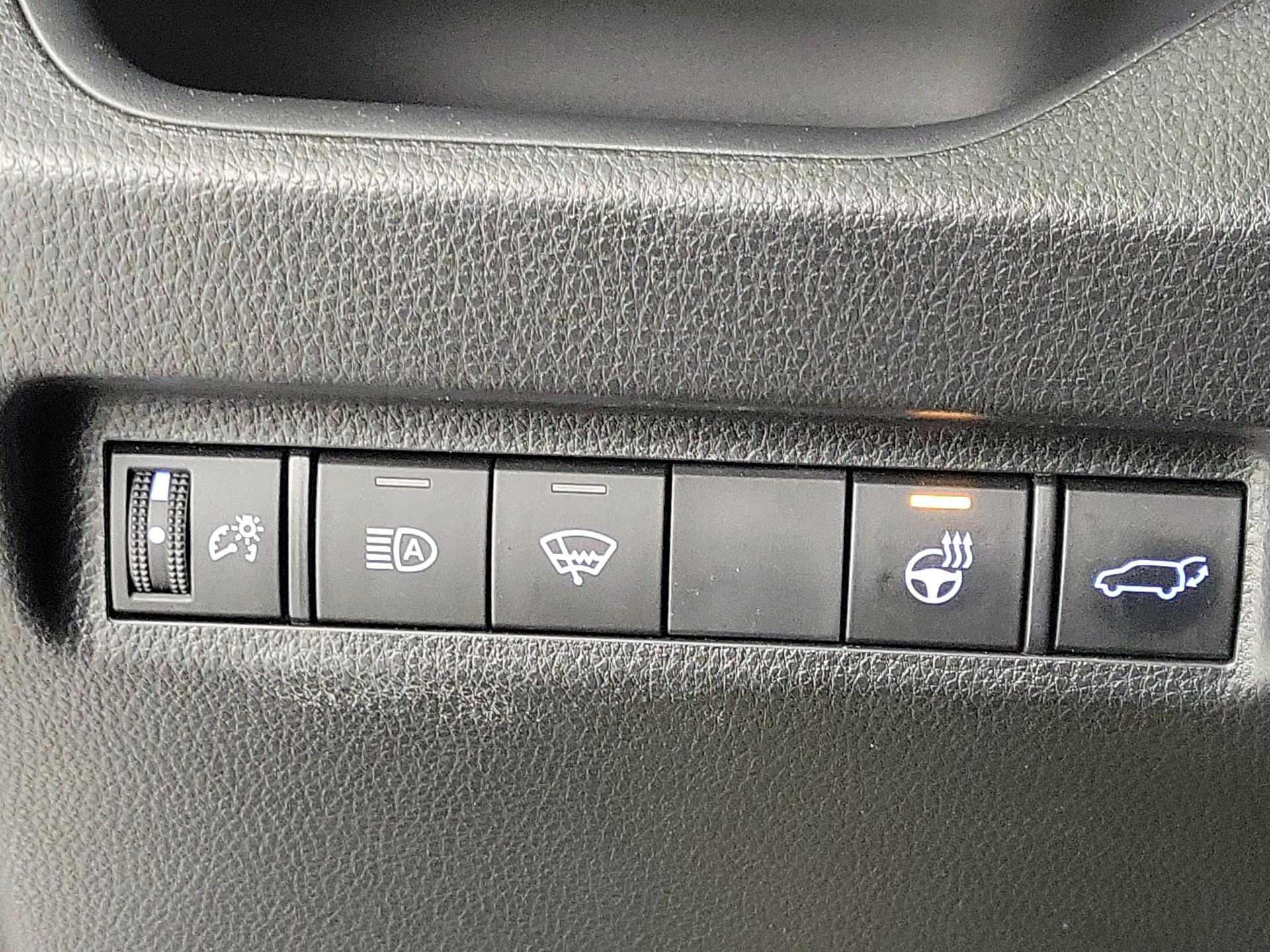 Thumbnail: 2022 Toyota RAV4 - 13