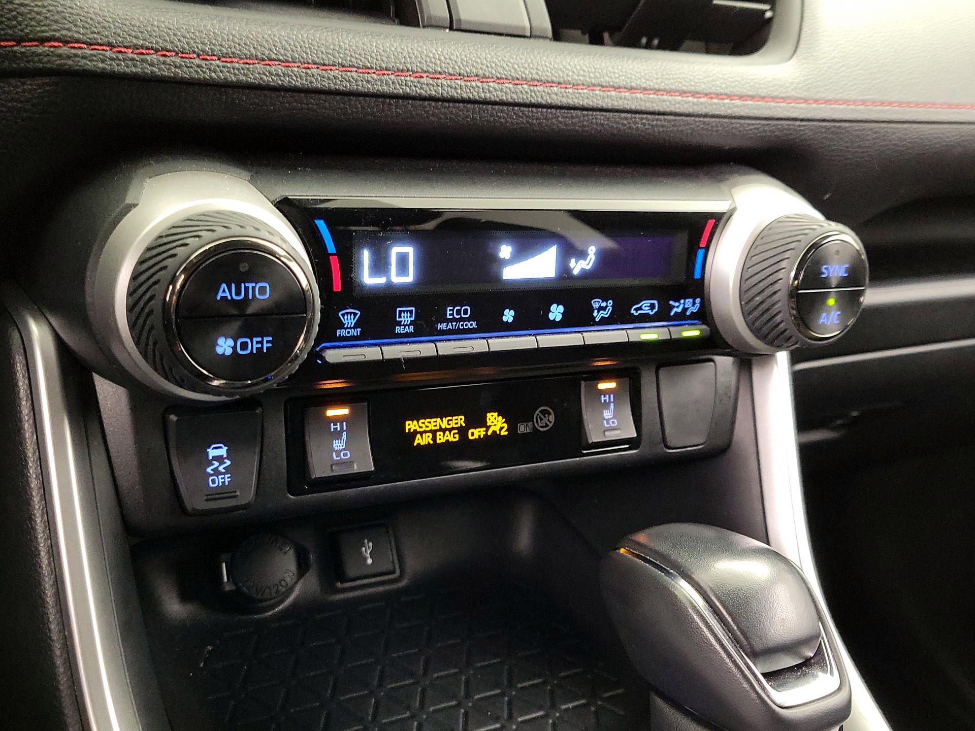 Thumbnail: 2022 Toyota RAV4 - 16