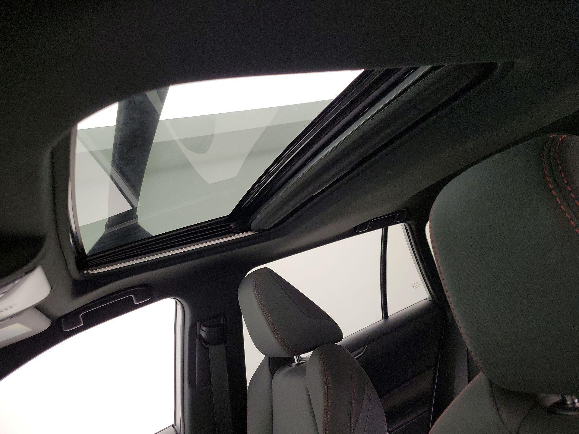 Thumbnail: 2022 Toyota RAV4 - 19