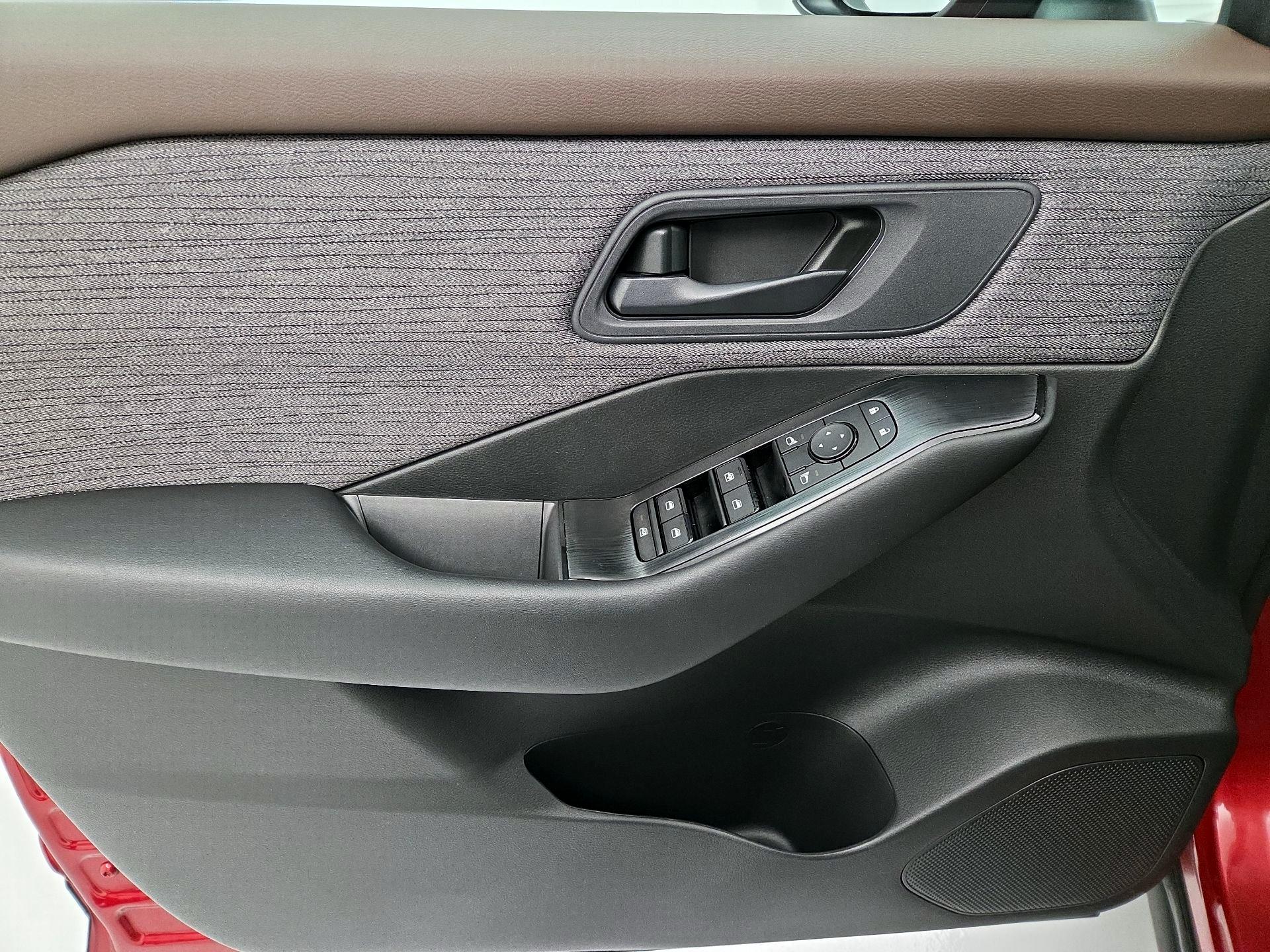 Thumbnail: 2023 Nissan Rogue - 12