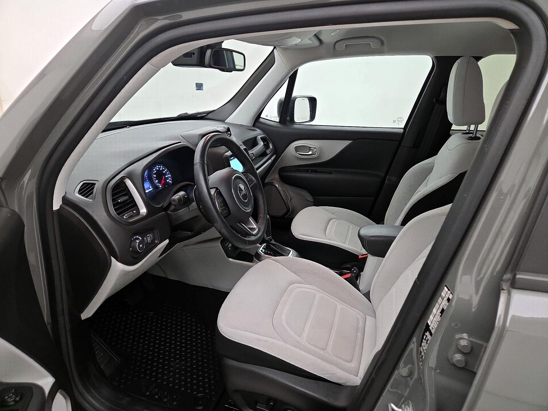 Thumbnail: 2022 Jeep Renegade - 11