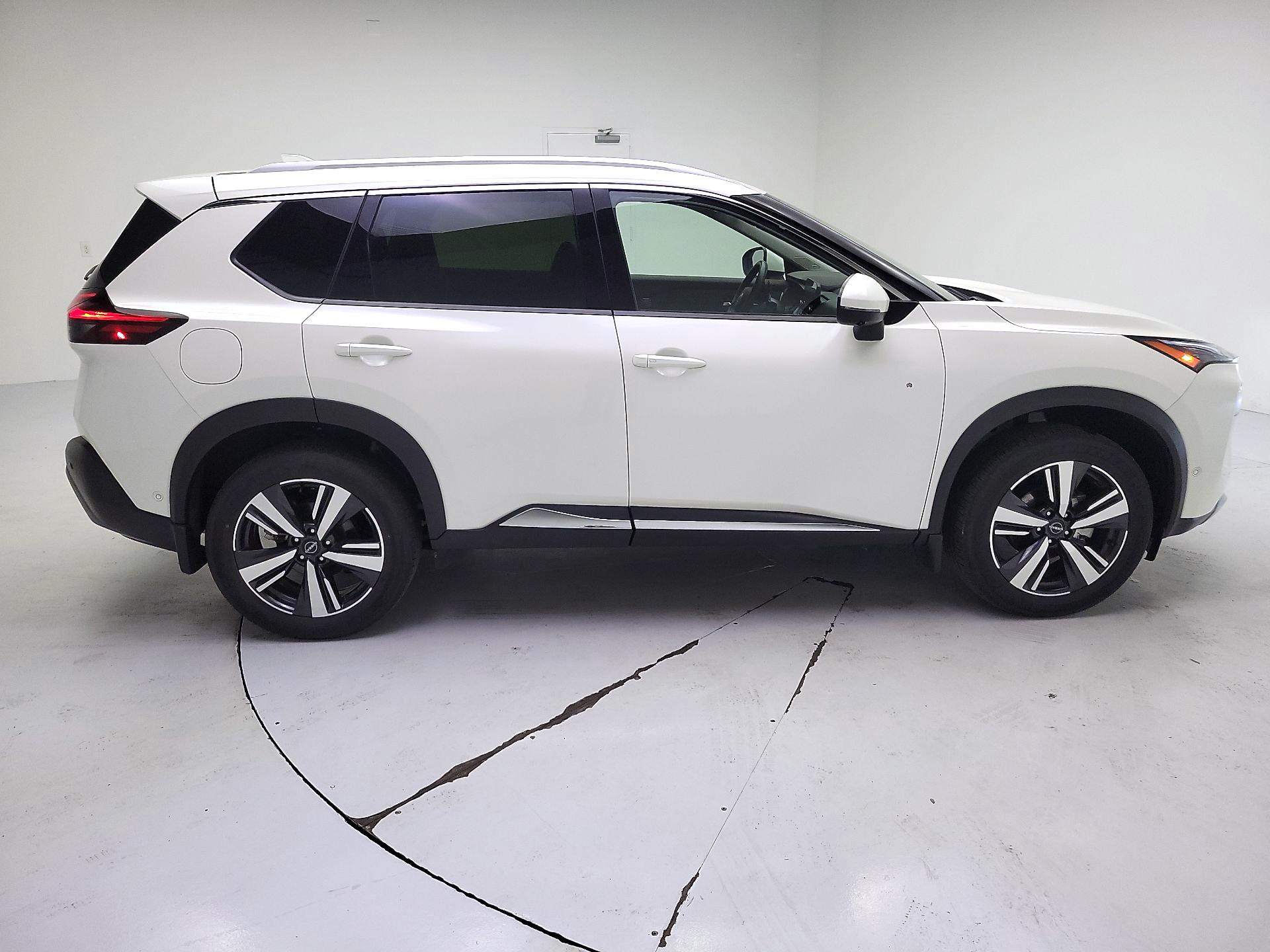 Thumbnail: 2023 Nissan Rogue - 4