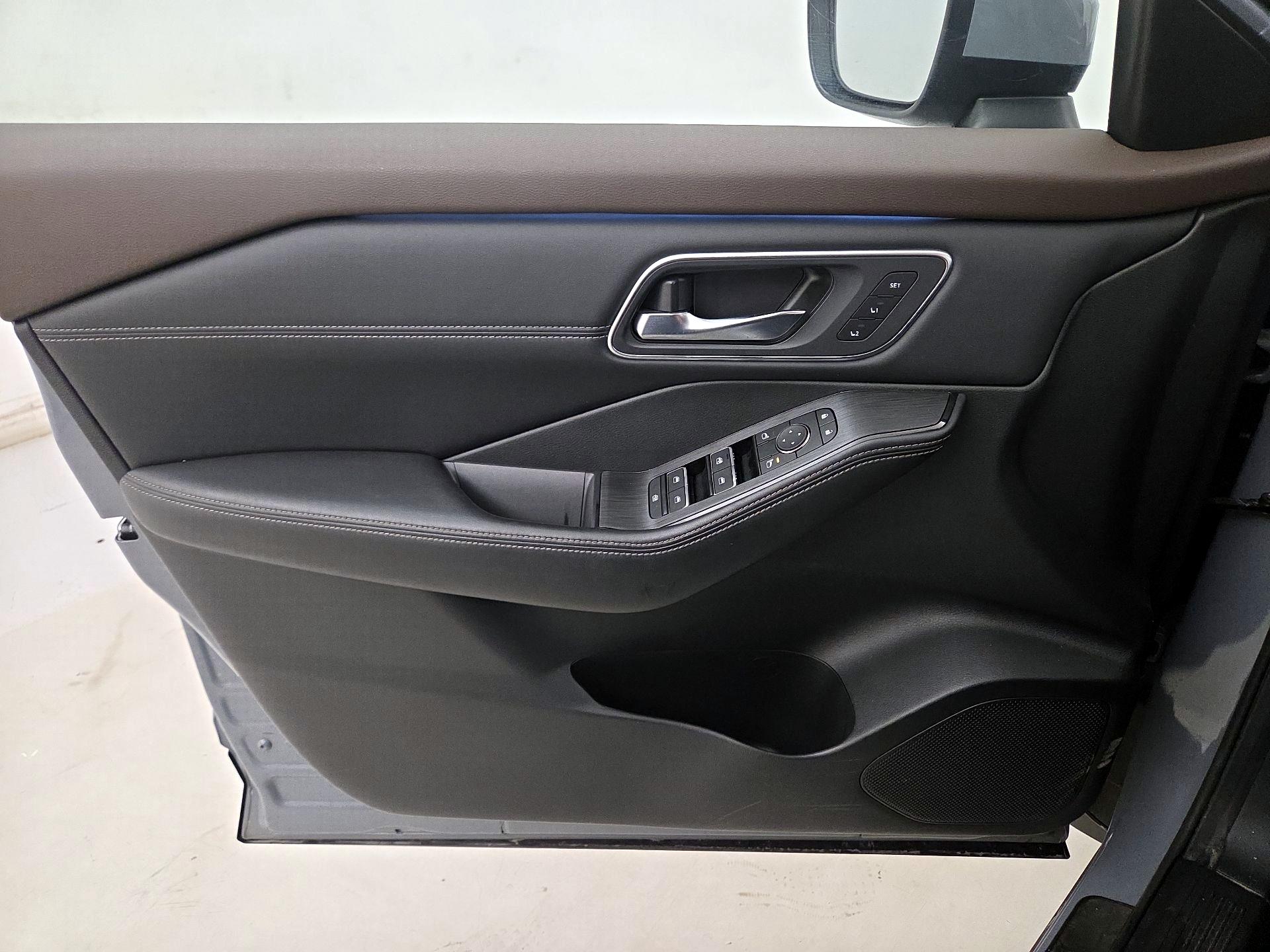 Thumbnail: 2023 Nissan Rogue - 12