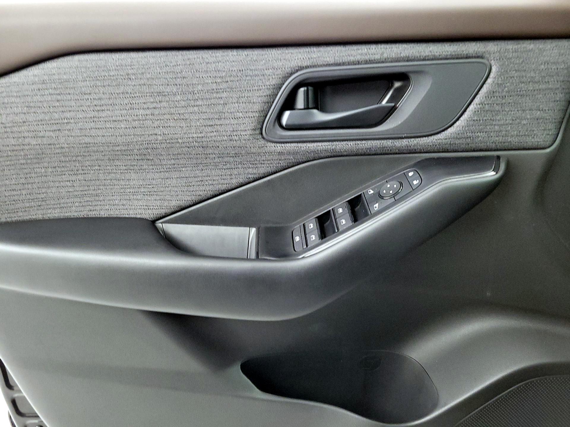 Thumbnail: 2023 Nissan Rogue - 12