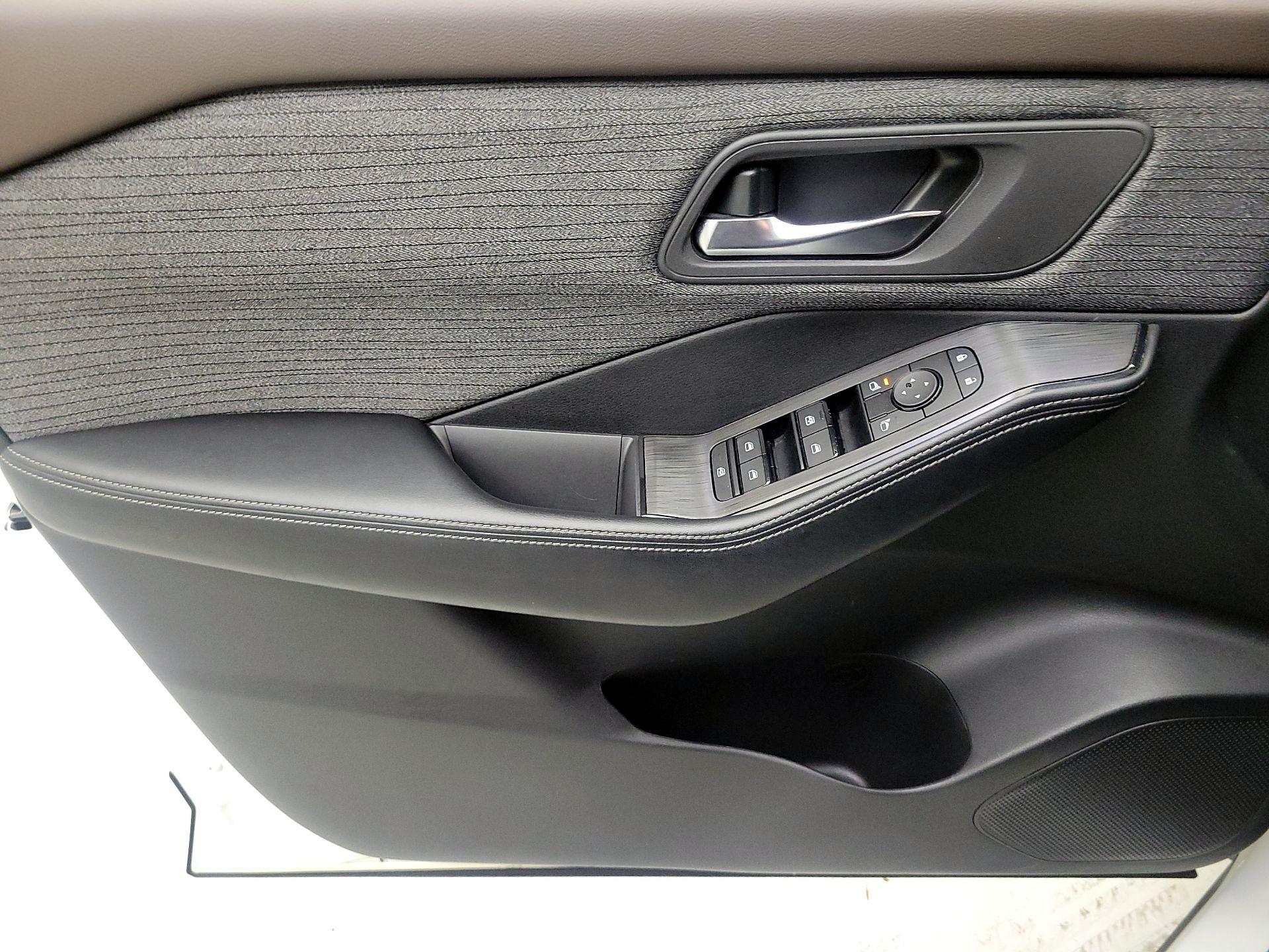 Thumbnail: 2023 Nissan Rogue - 10