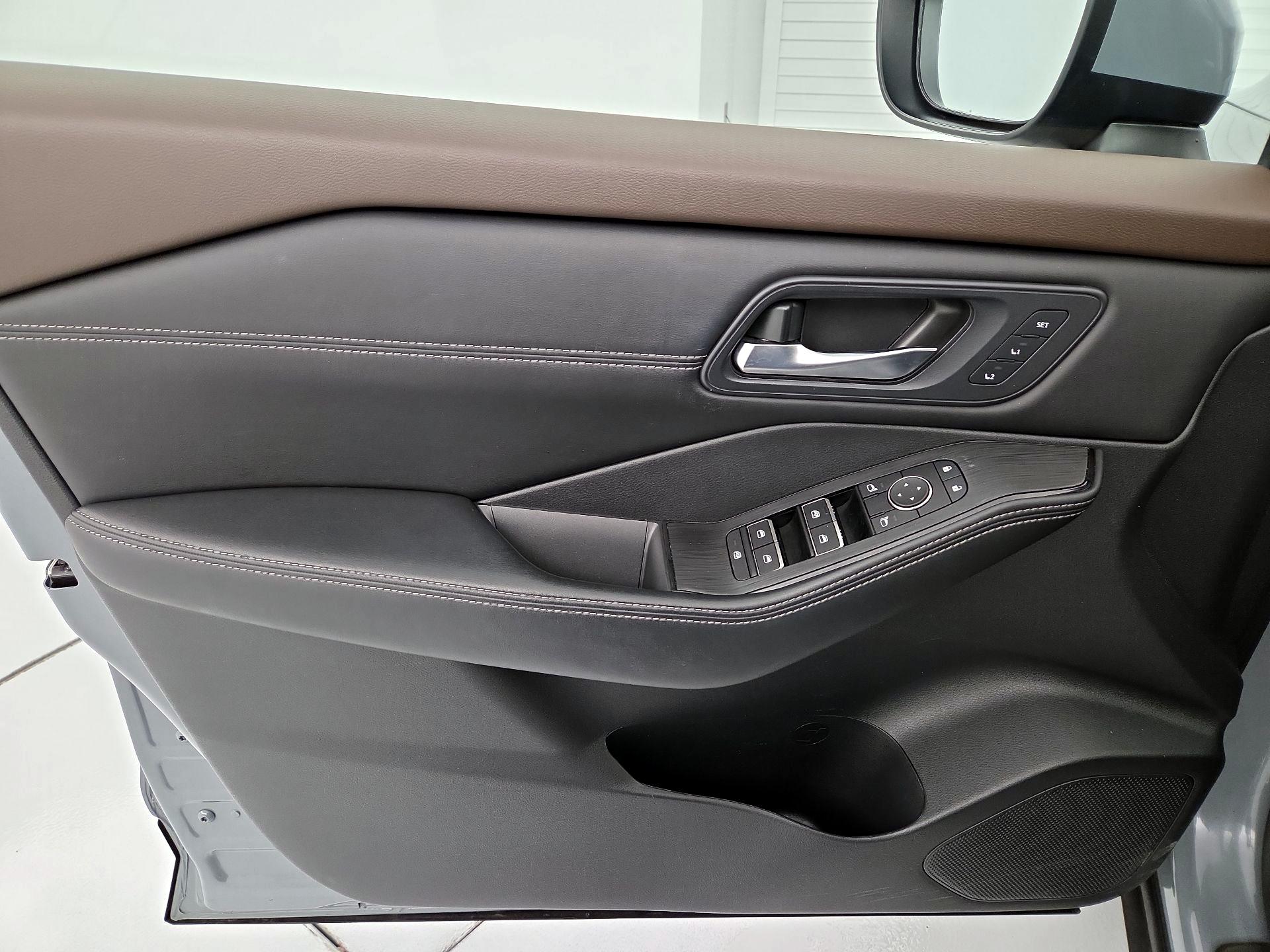 Thumbnail: 2023 Nissan Rogue - 12