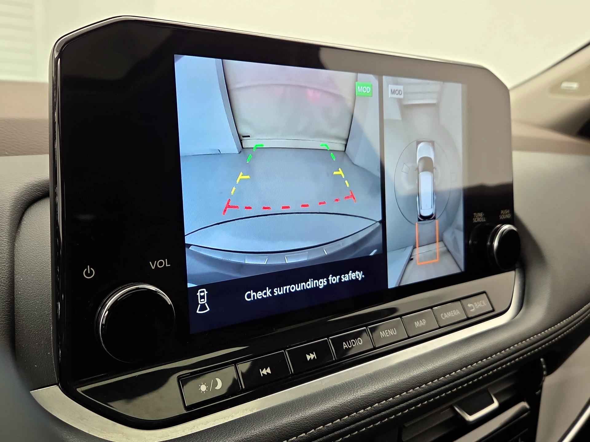 Thumbnail: 2023 Nissan Rogue - 15