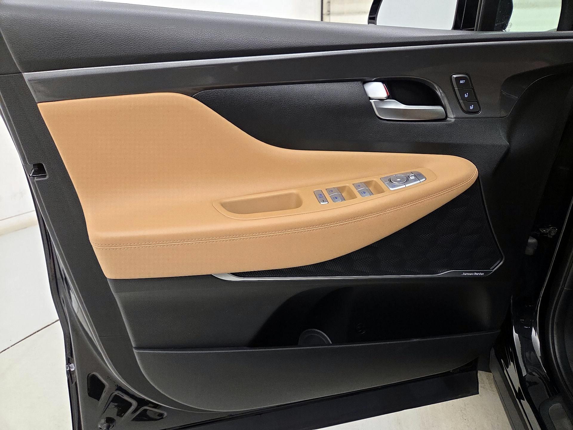 Thumbnail: 2023 Hyundai Santa Fe - 12