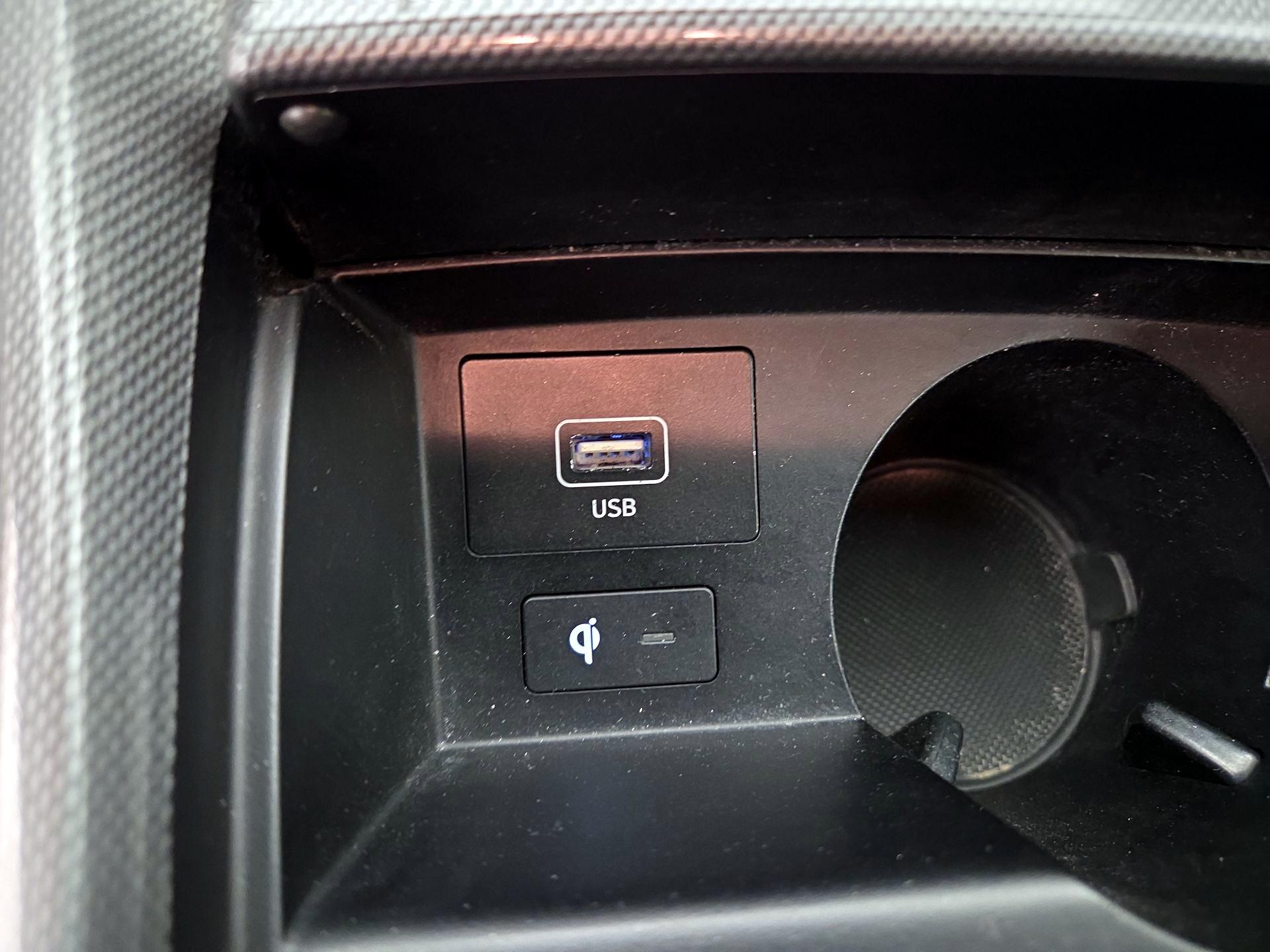 Thumbnail: 2023 Hyundai Santa Fe - 18