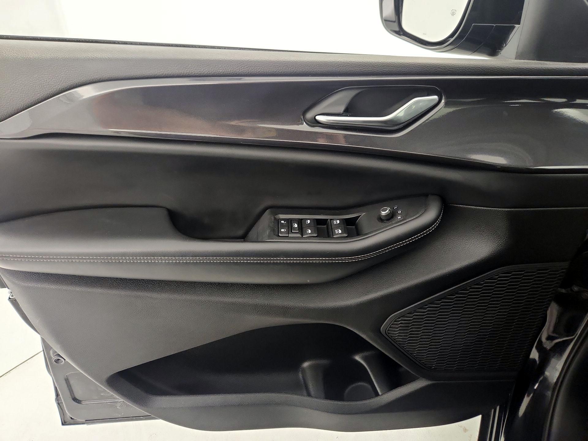 Thumbnail: 2023 Jeep Grand Cherokee - 12