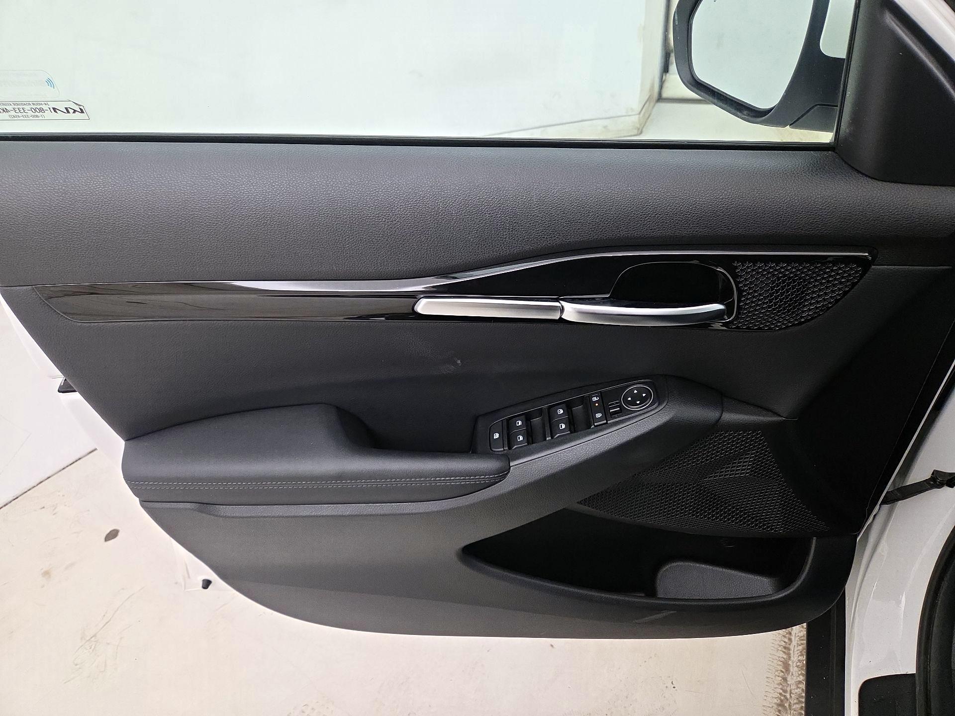 Thumbnail: 2024 Kia Seltos - 12