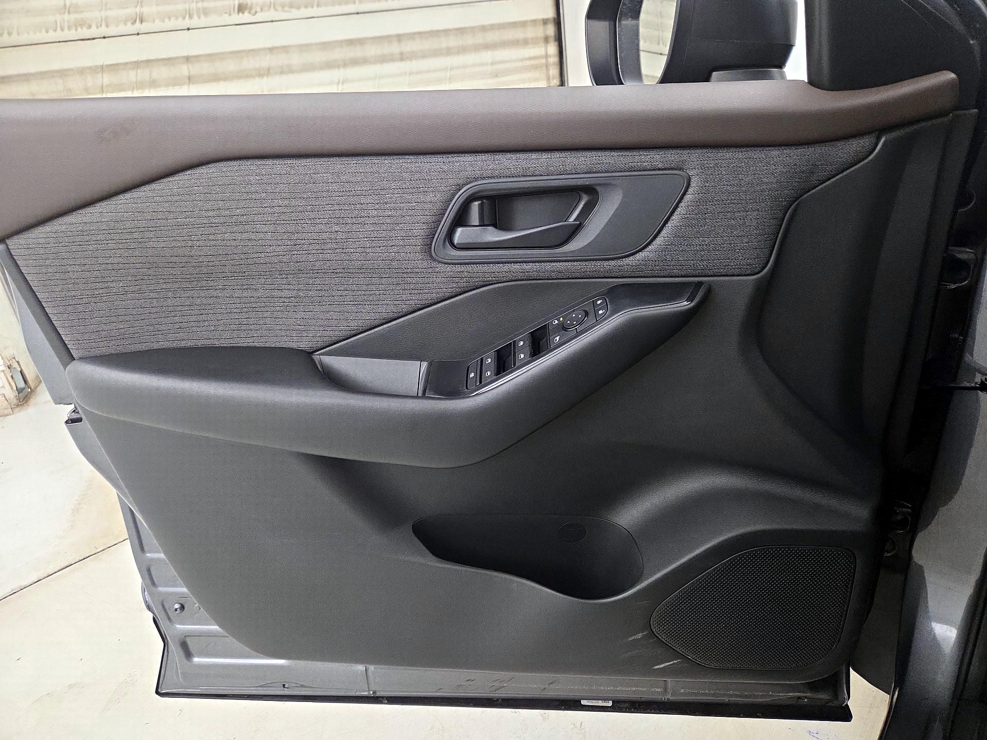 Thumbnail: 2023 Nissan Rogue - 12