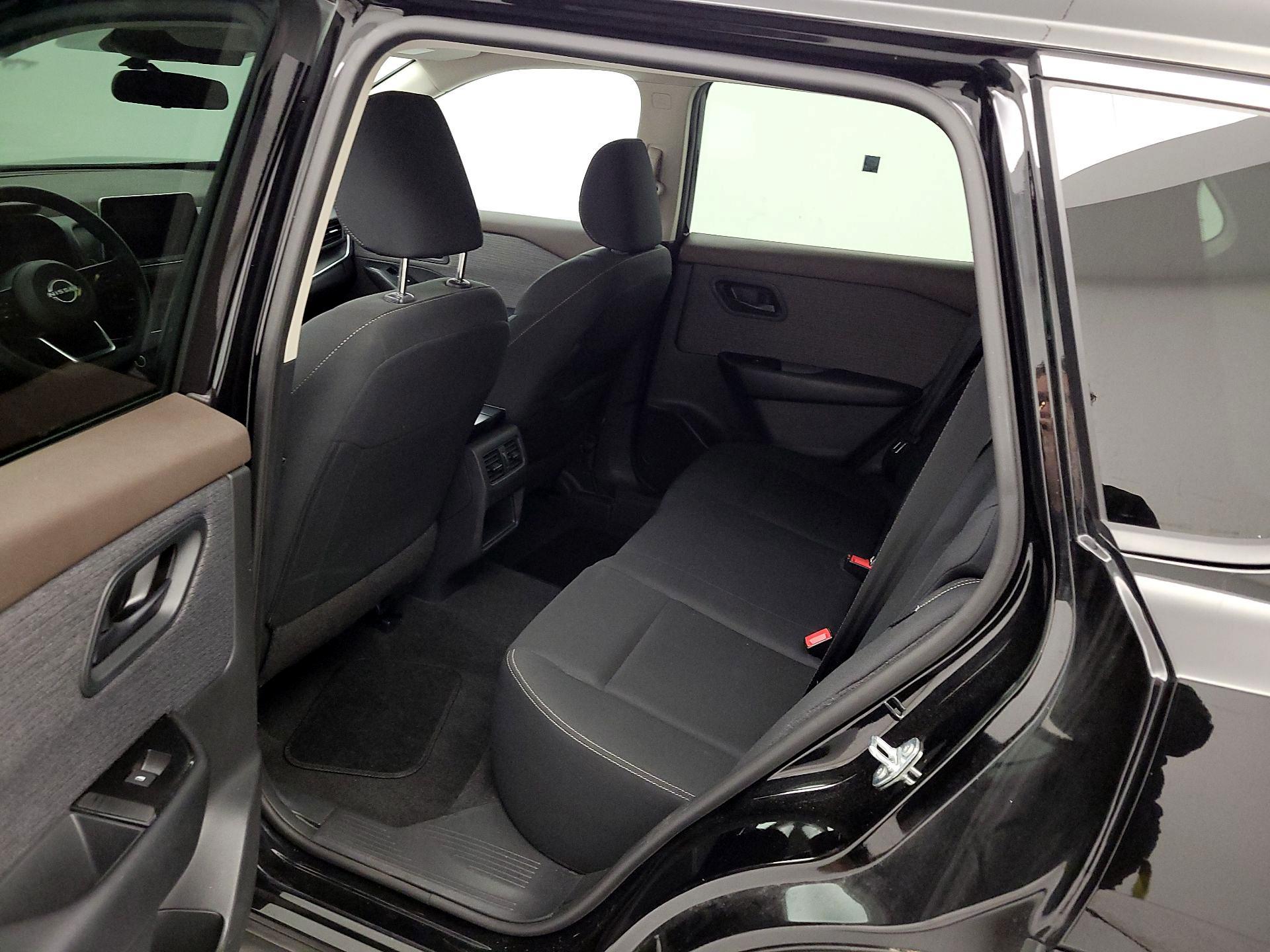 Thumbnail: 2023 Nissan Rogue - 19