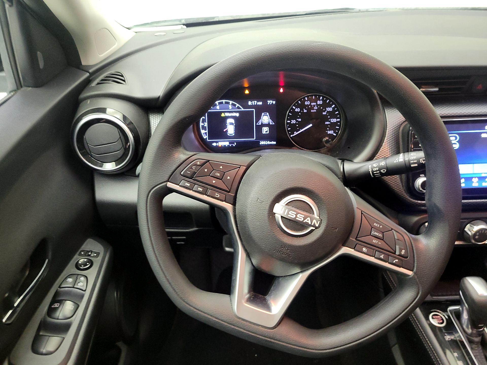 Thumbnail: 2023 Nissan Kicks - 10