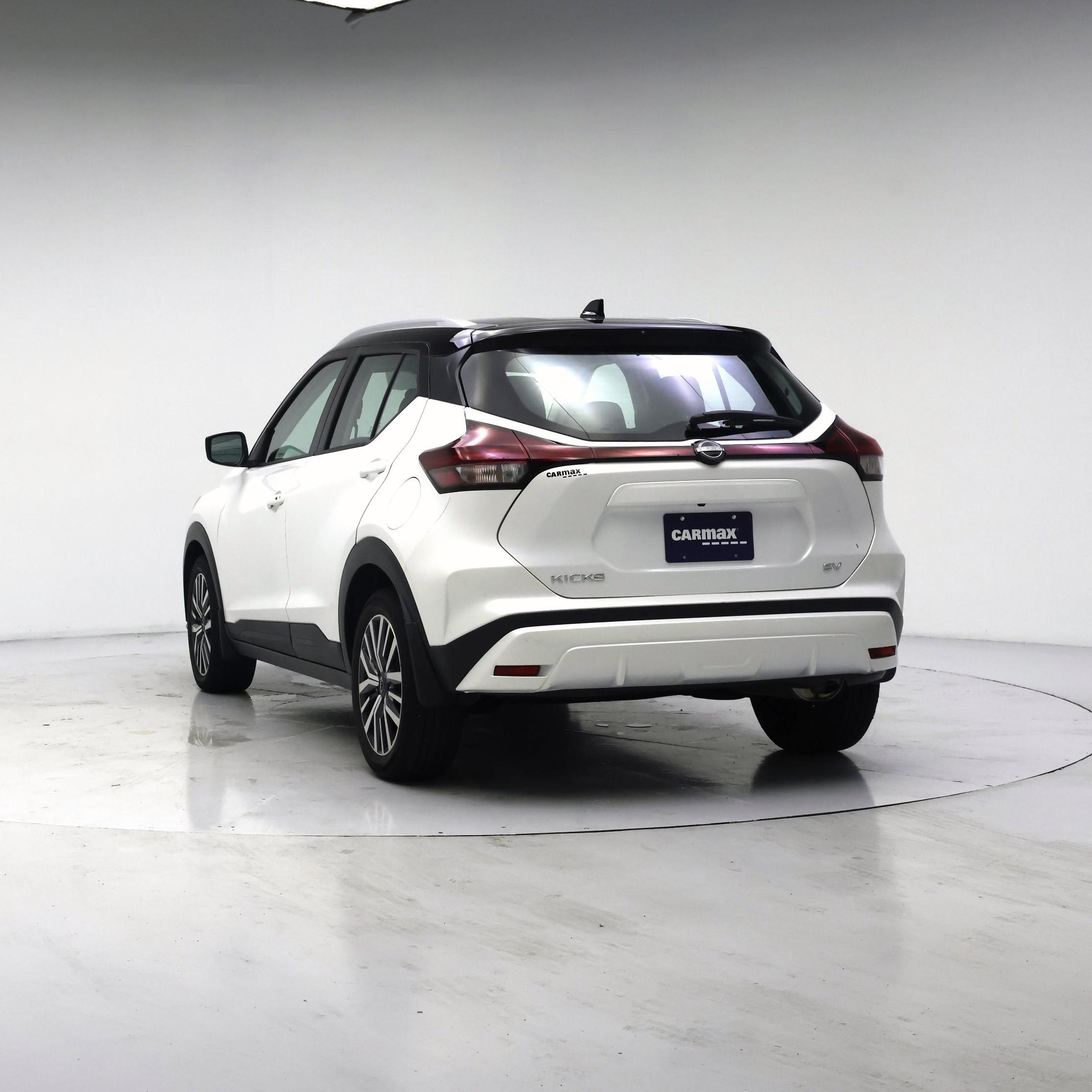 Thumbnail: 2023 Nissan Kicks - 2