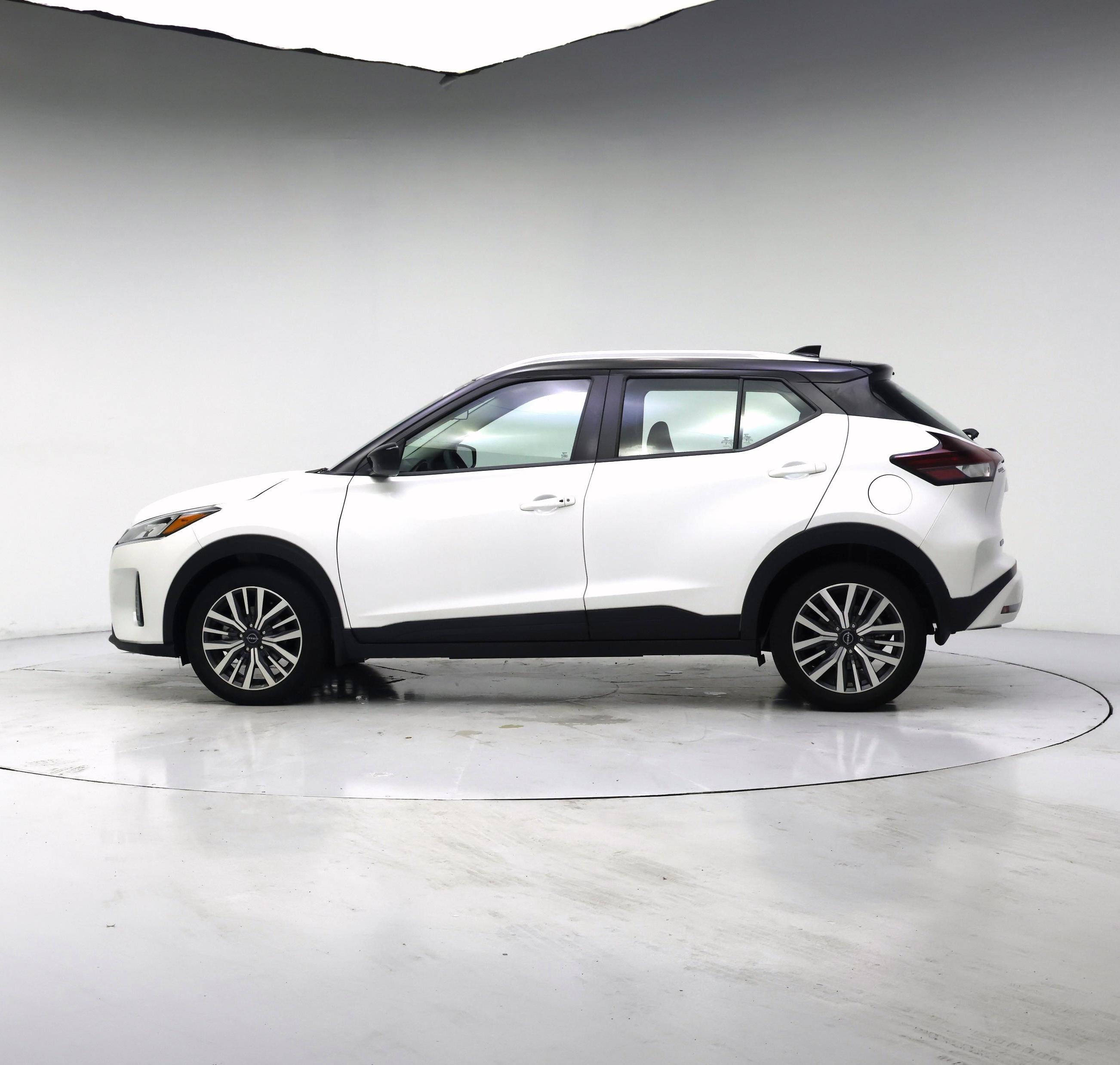 Thumbnail: 2023 Nissan Kicks - 3