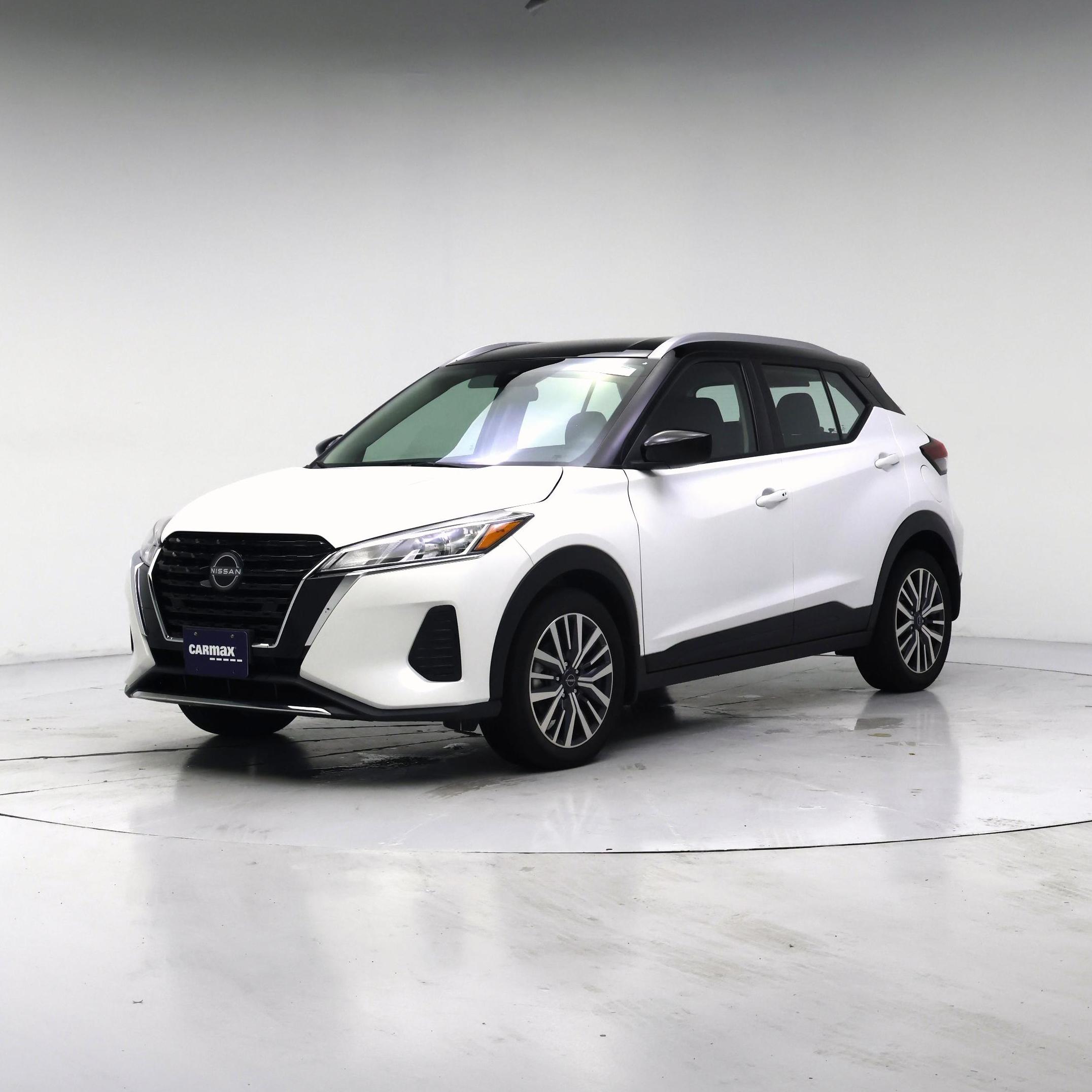 Thumbnail: 2023 Nissan Kicks - 4