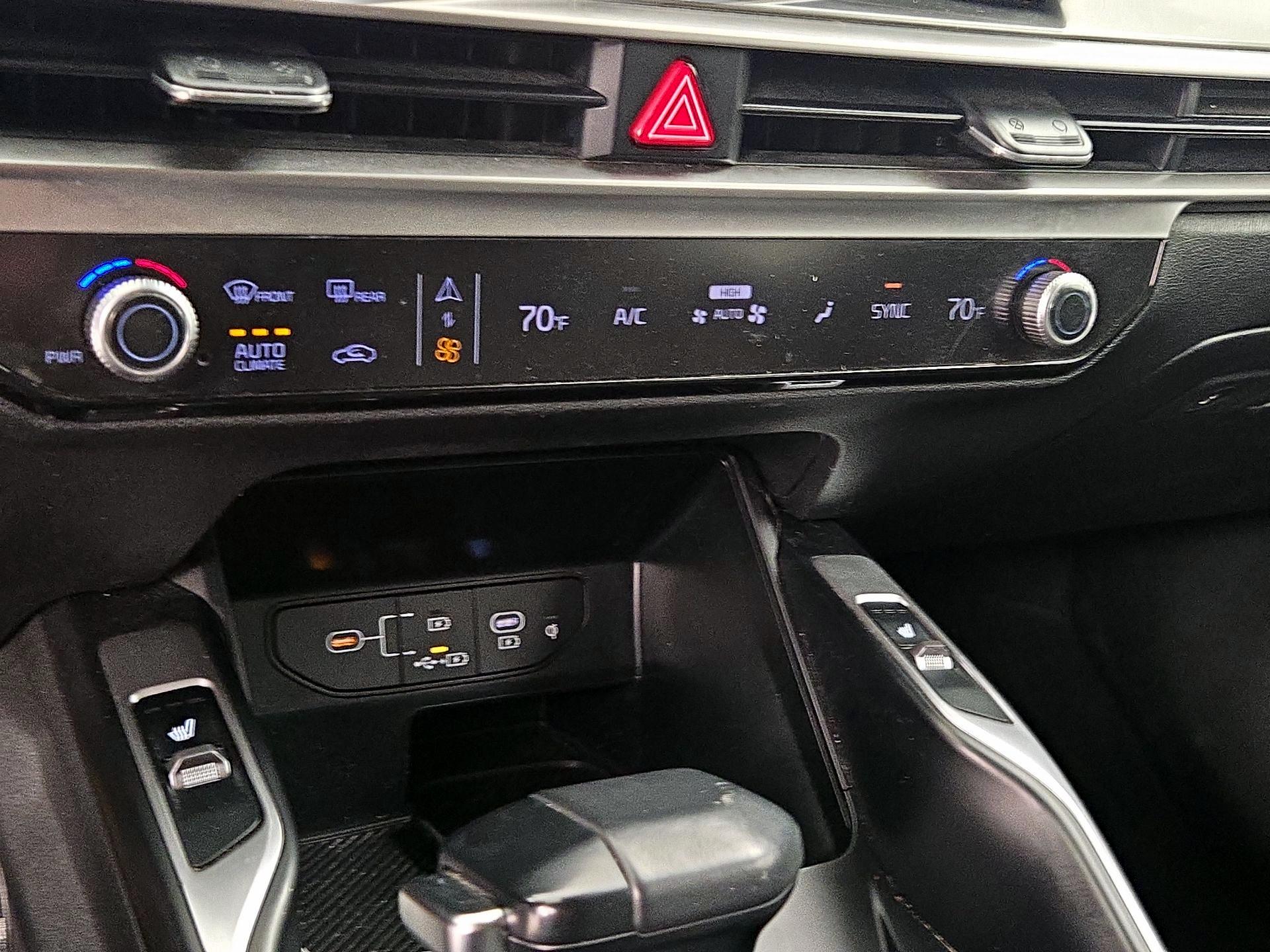 Thumbnail: 2024 Kia Sorento - 17