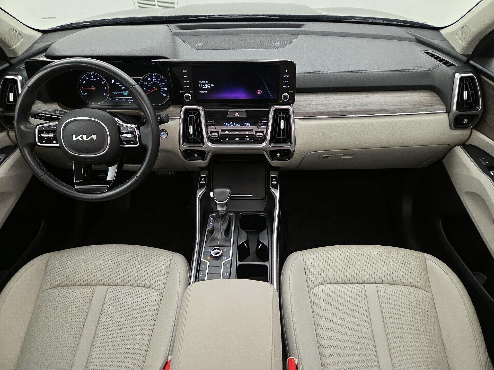 Thumbnail: 2023 Kia Sorento - 9