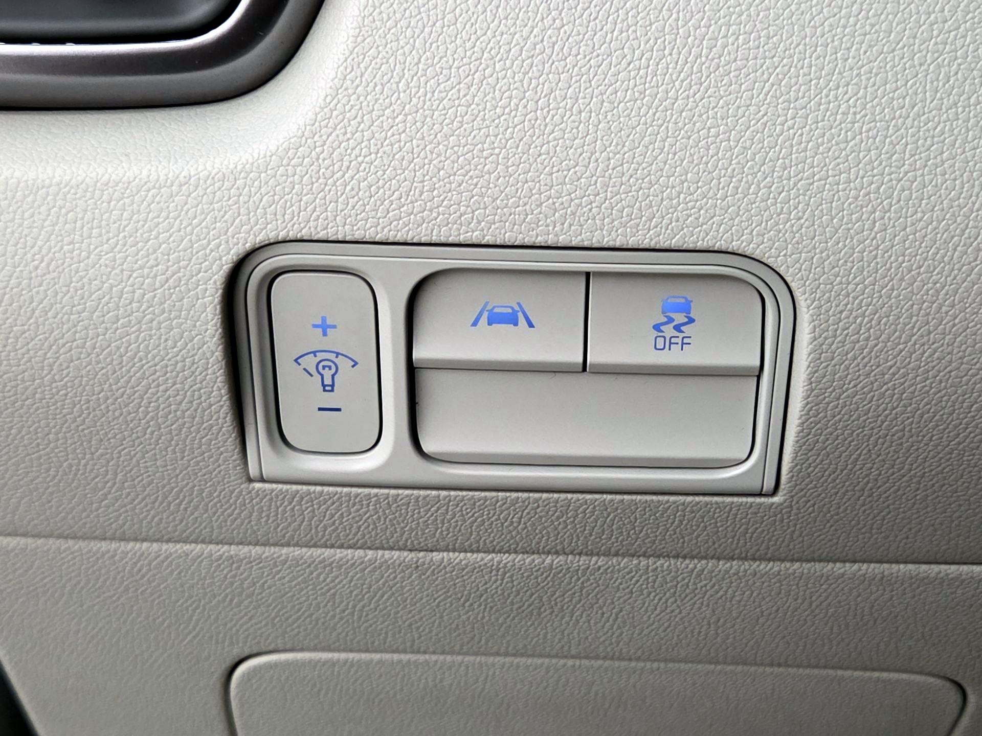 Thumbnail: 2023 Kia Sorento - 13