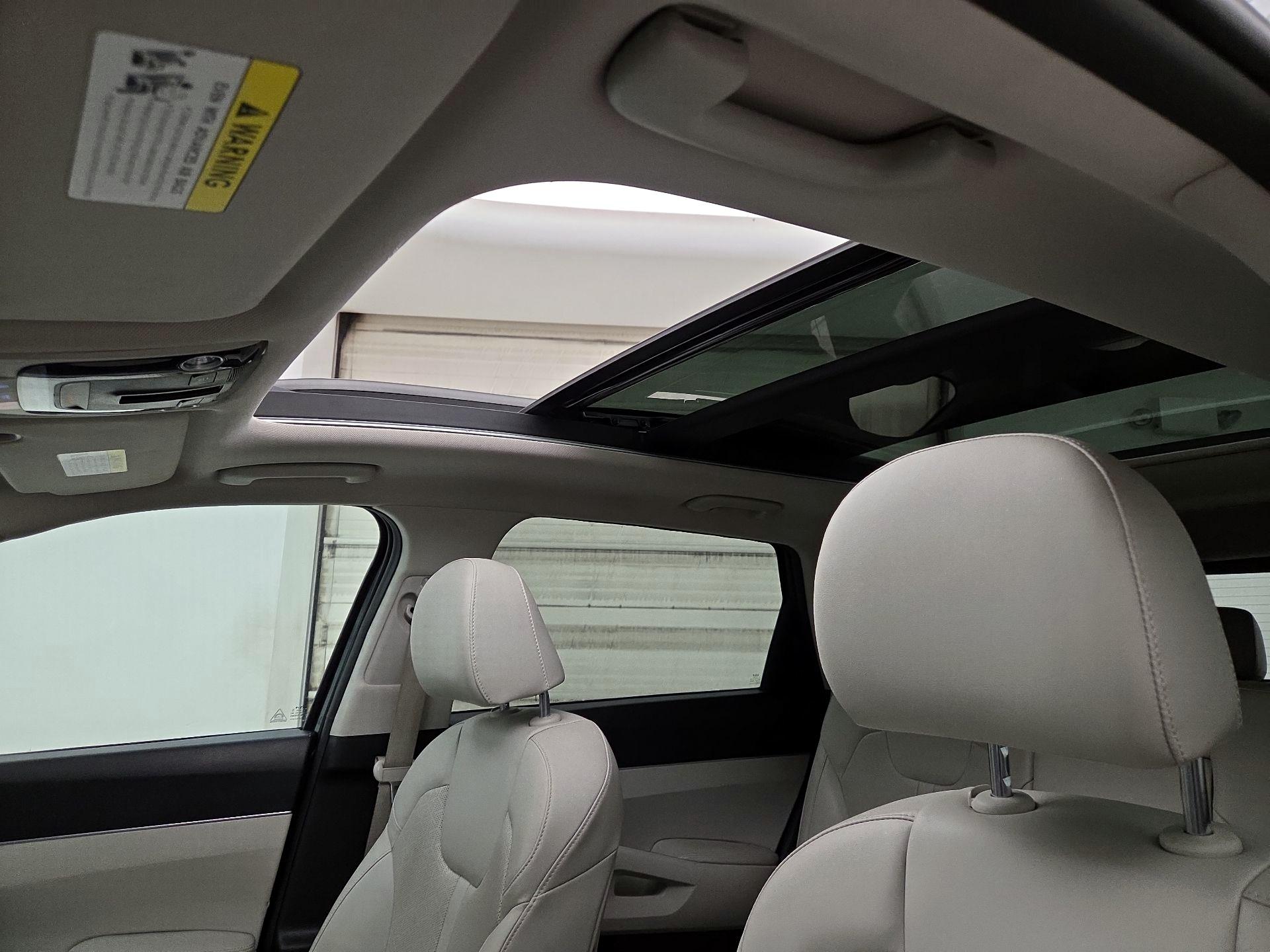 Thumbnail: 2023 Kia Sorento - 19